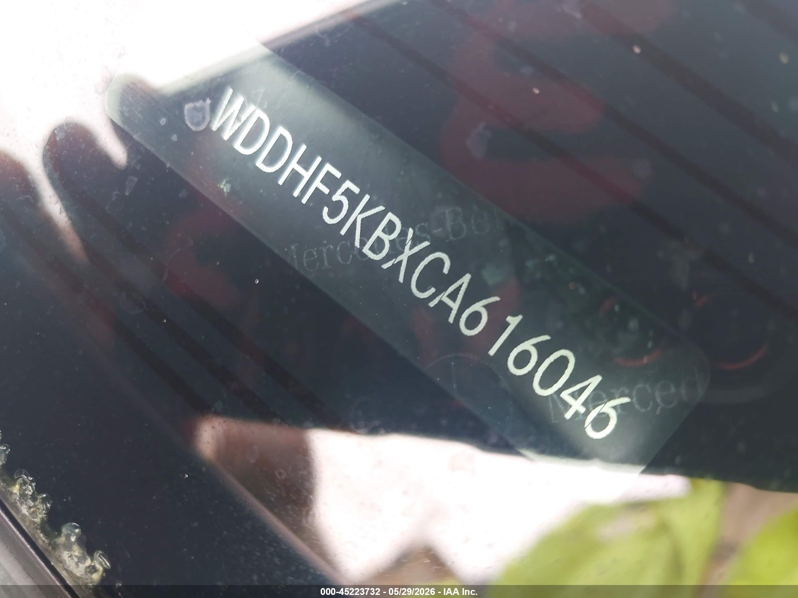 2012 Mercedes-benz E 350   Black vin: WDDHF5KBXCA616046