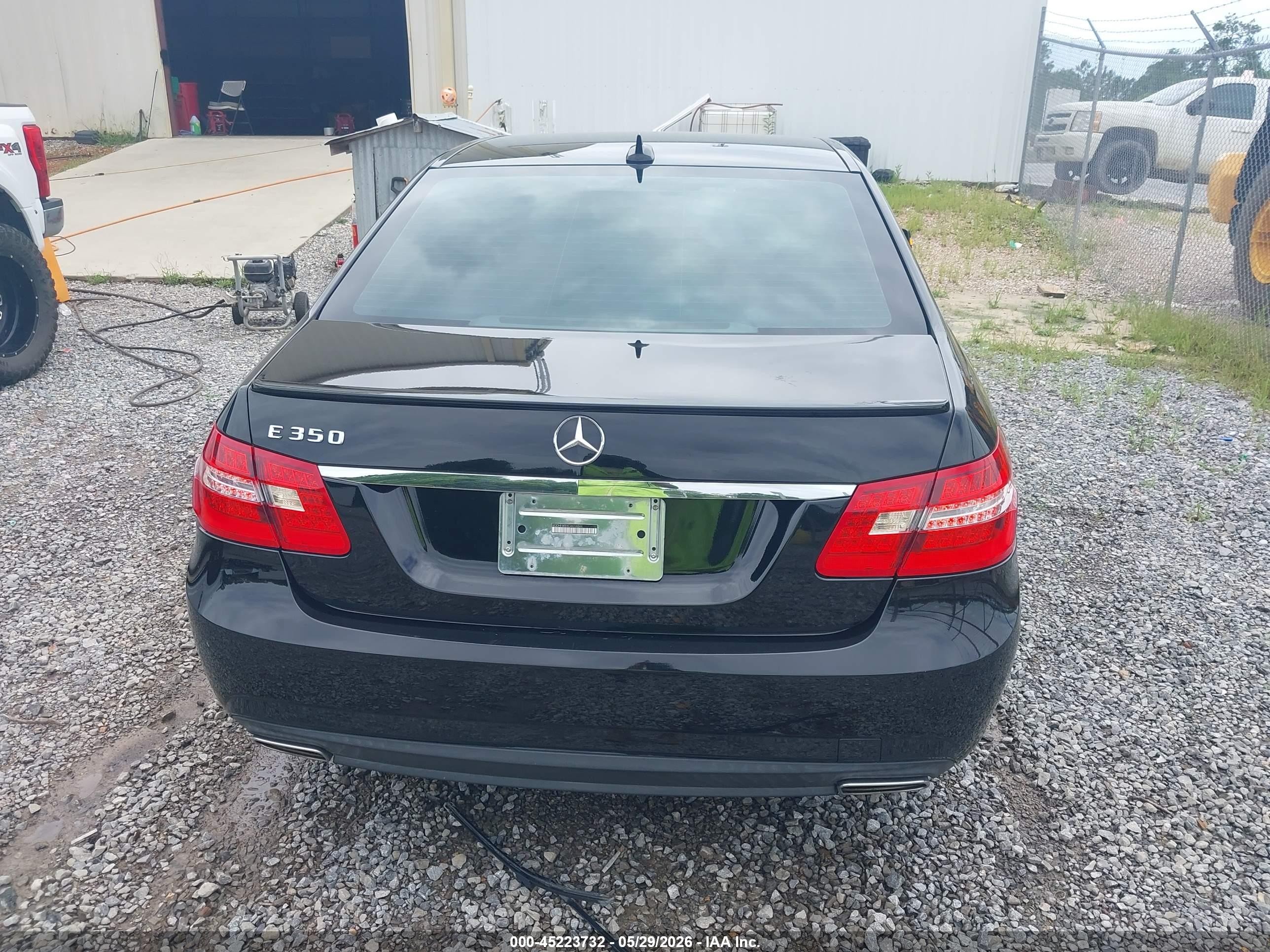 2012 Mercedes-benz E 350   Black vin: WDDHF5KBXCA616046