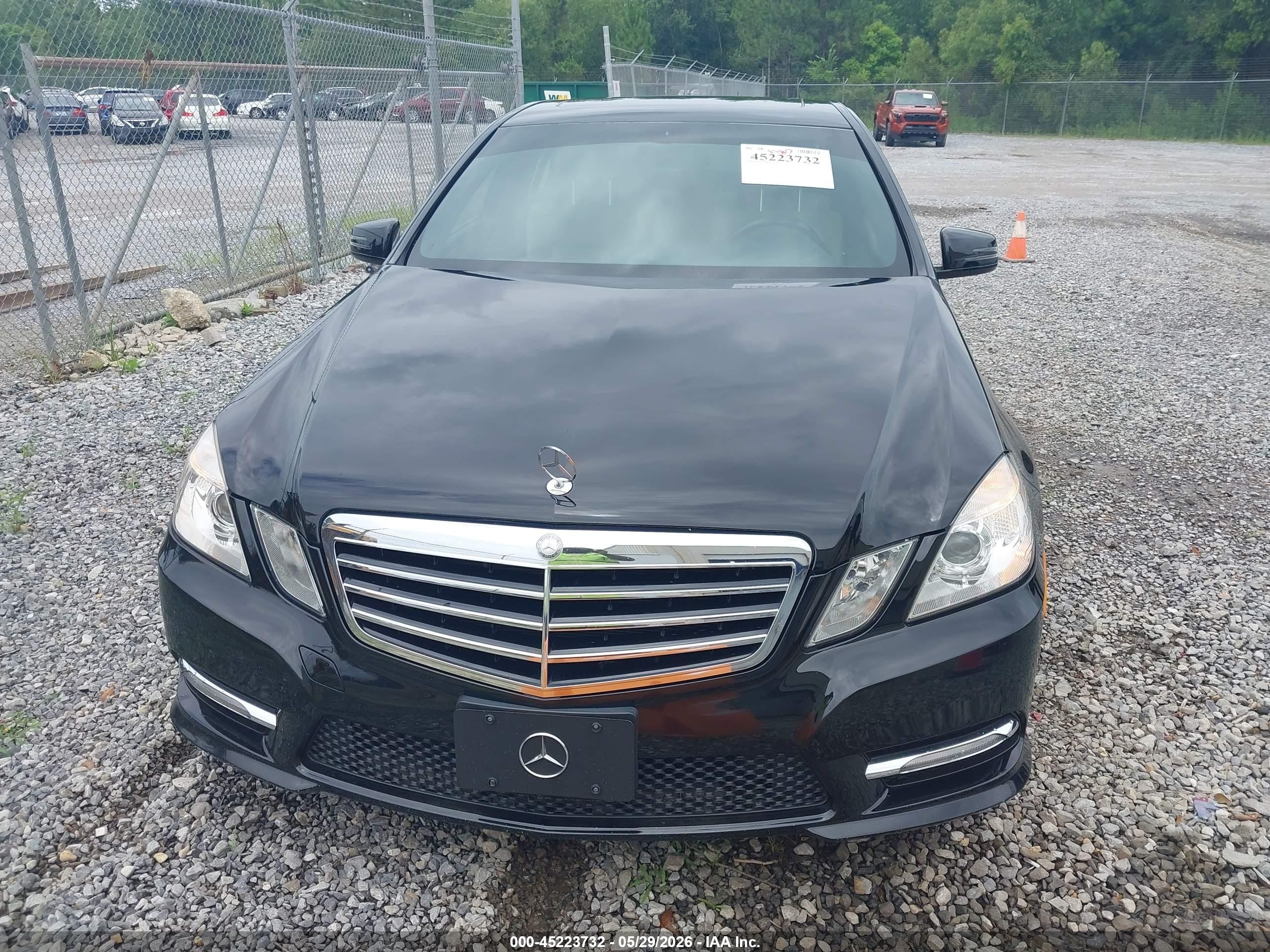 2012 Mercedes-benz E 350   Black vin: WDDHF5KBXCA616046