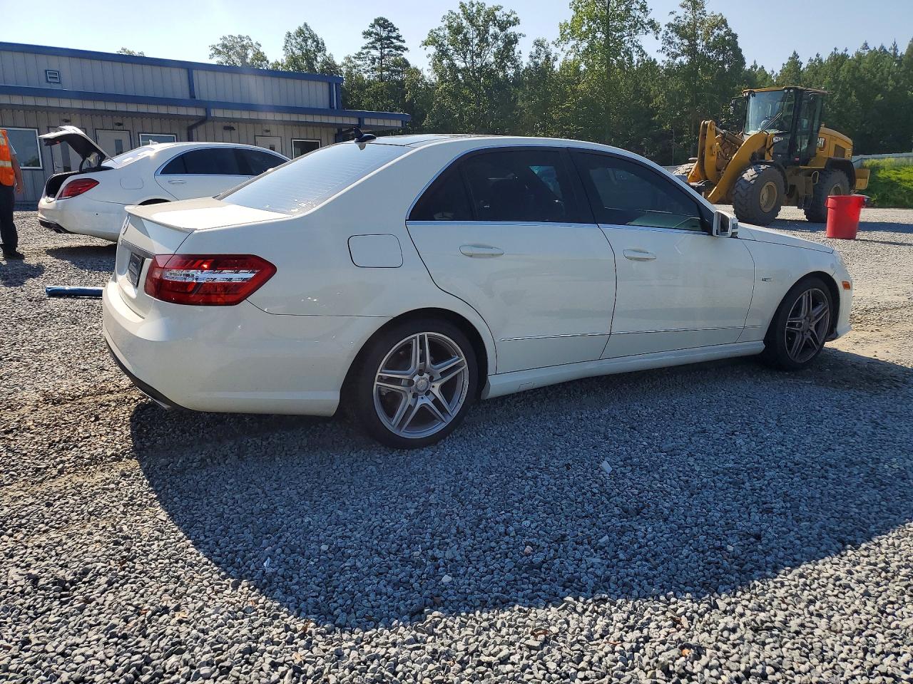 2012 Mercedes-benz E 350 White vin: WDDHF5KBXCA641027