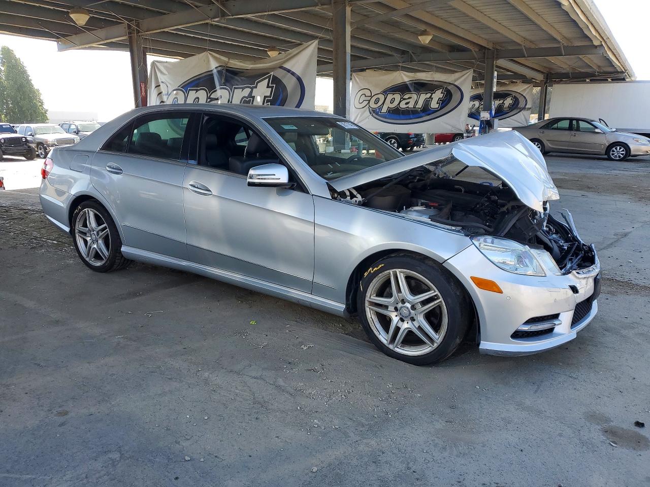 2013 Mercedes-benz E 350 Silver vin: WDDHF5KBXDA689807