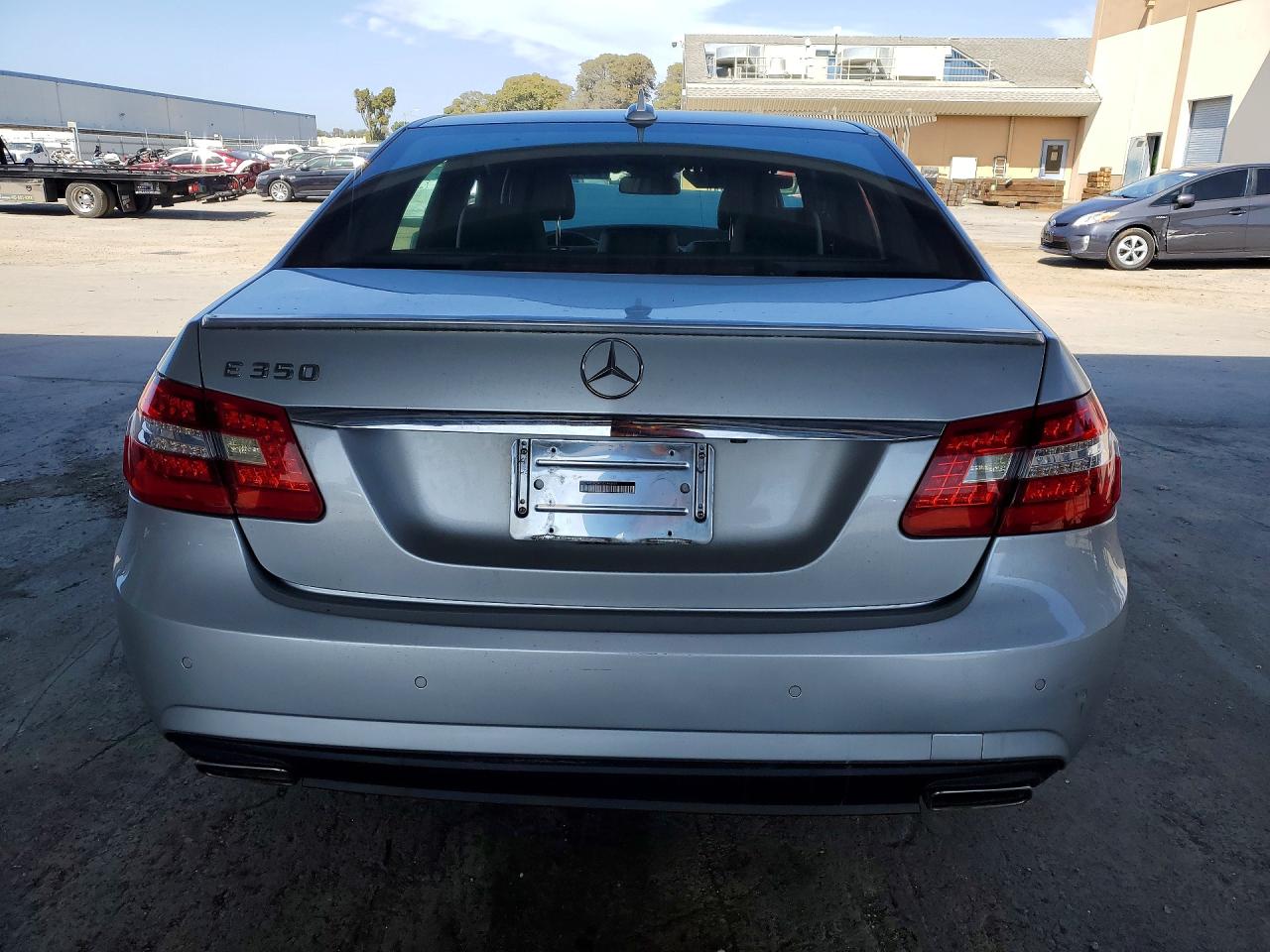 2013 Mercedes-benz E 350 Silver vin: WDDHF5KBXDA689807