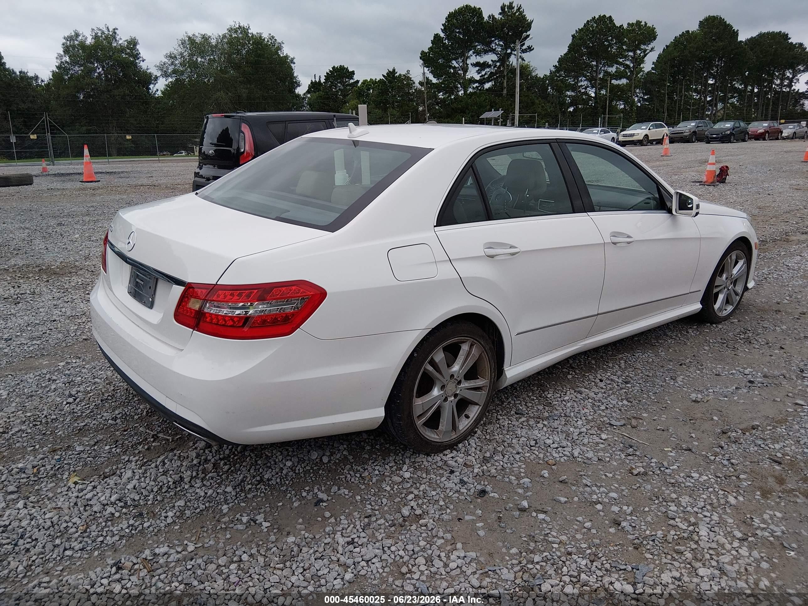 2013 Mercedes-benz E 350   Белый vin: WDDHF5KBXDA690424