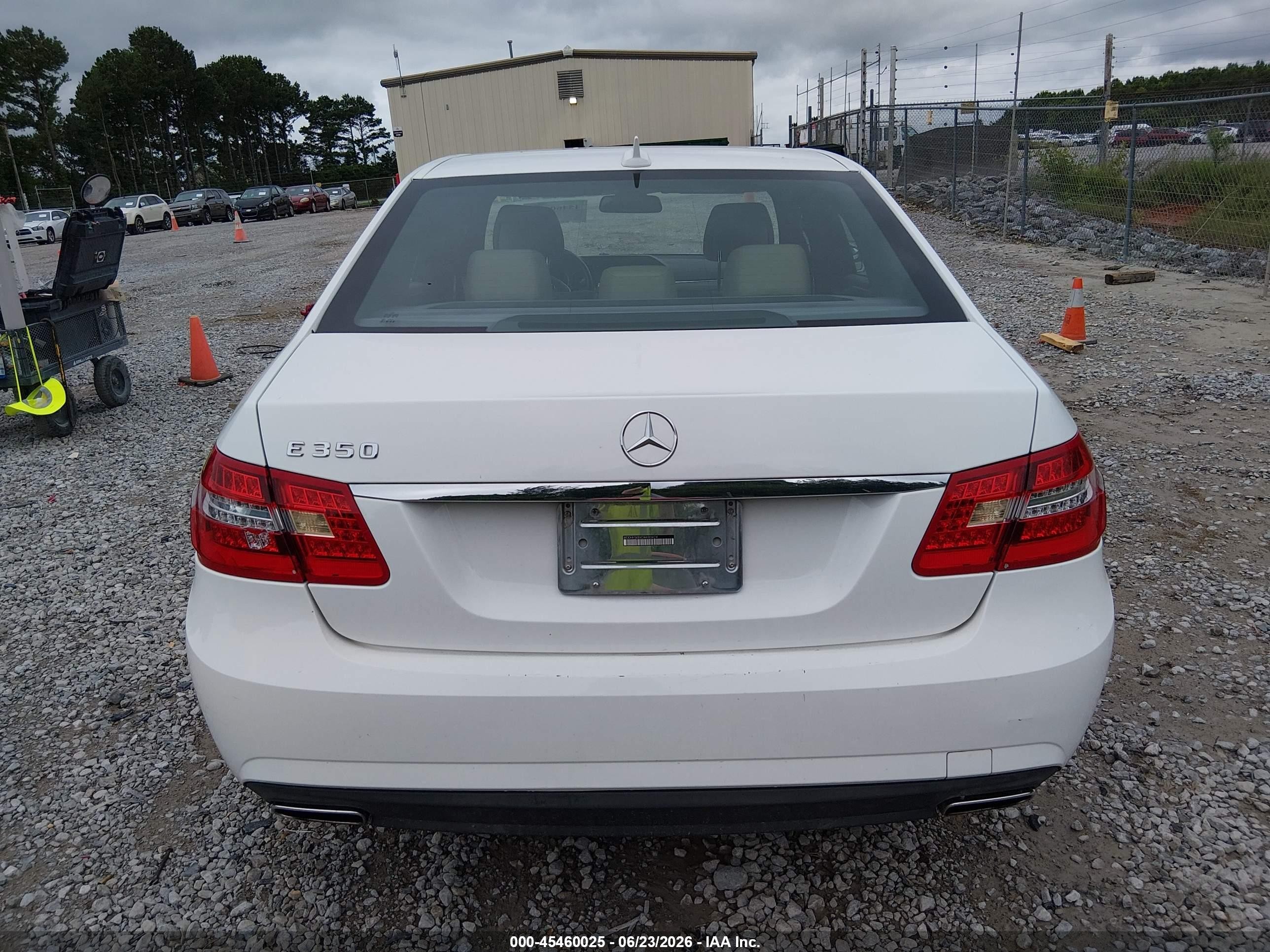 2013 Mercedes-benz E 350   Белый vin: WDDHF5KBXDA690424