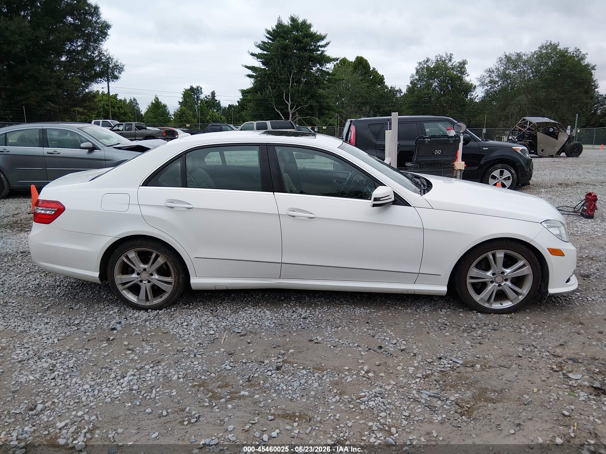 2013 Mercedes-benz E 350   Белый vin: WDDHF5KBXDA690424
