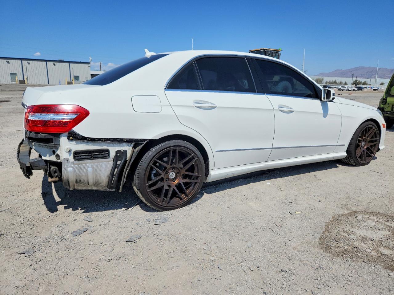 2013 Mercedes-benz E 350 White vin: WDDHF5KBXDA741324