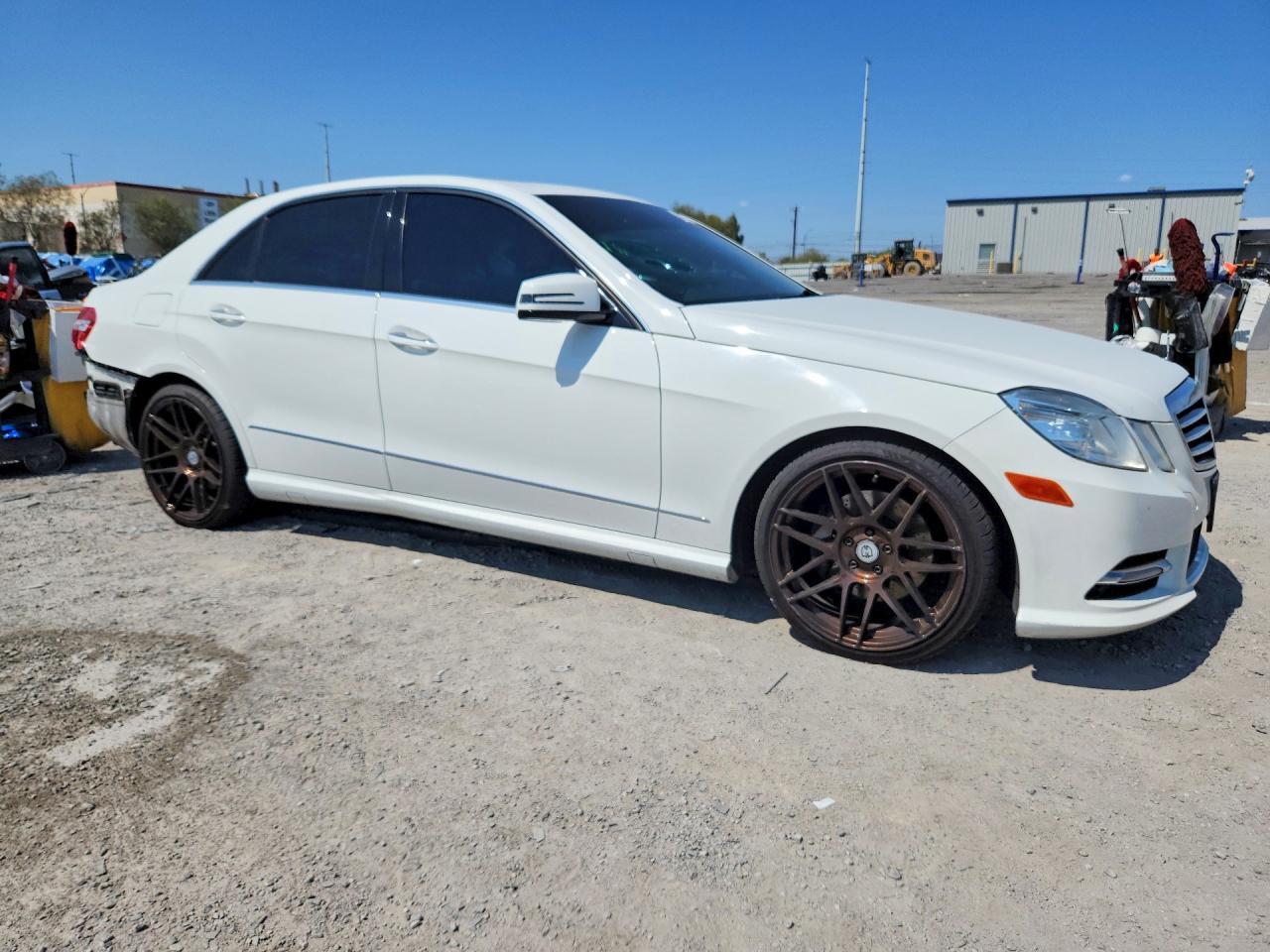2013 Mercedes-benz E 350 White vin: WDDHF5KBXDA741324