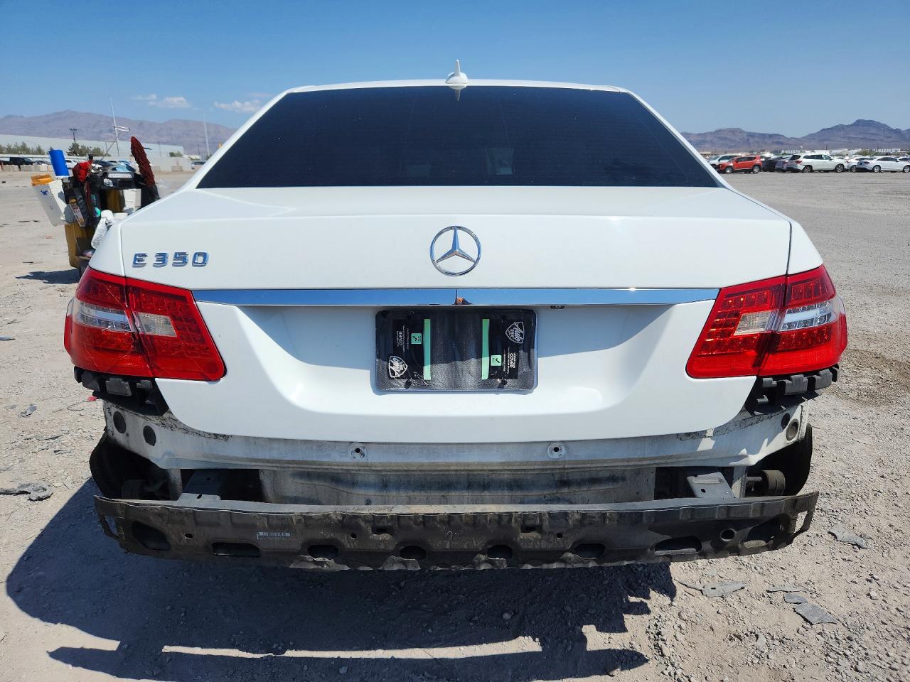 2013 Mercedes-benz E 350 White vin: WDDHF5KBXDA741324