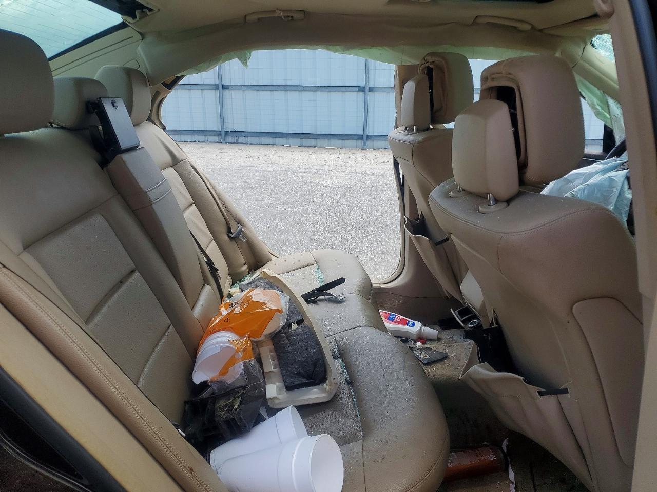 2013 Mercedes-benz E 350 Brown vin: WDDHF5KBXDA751979