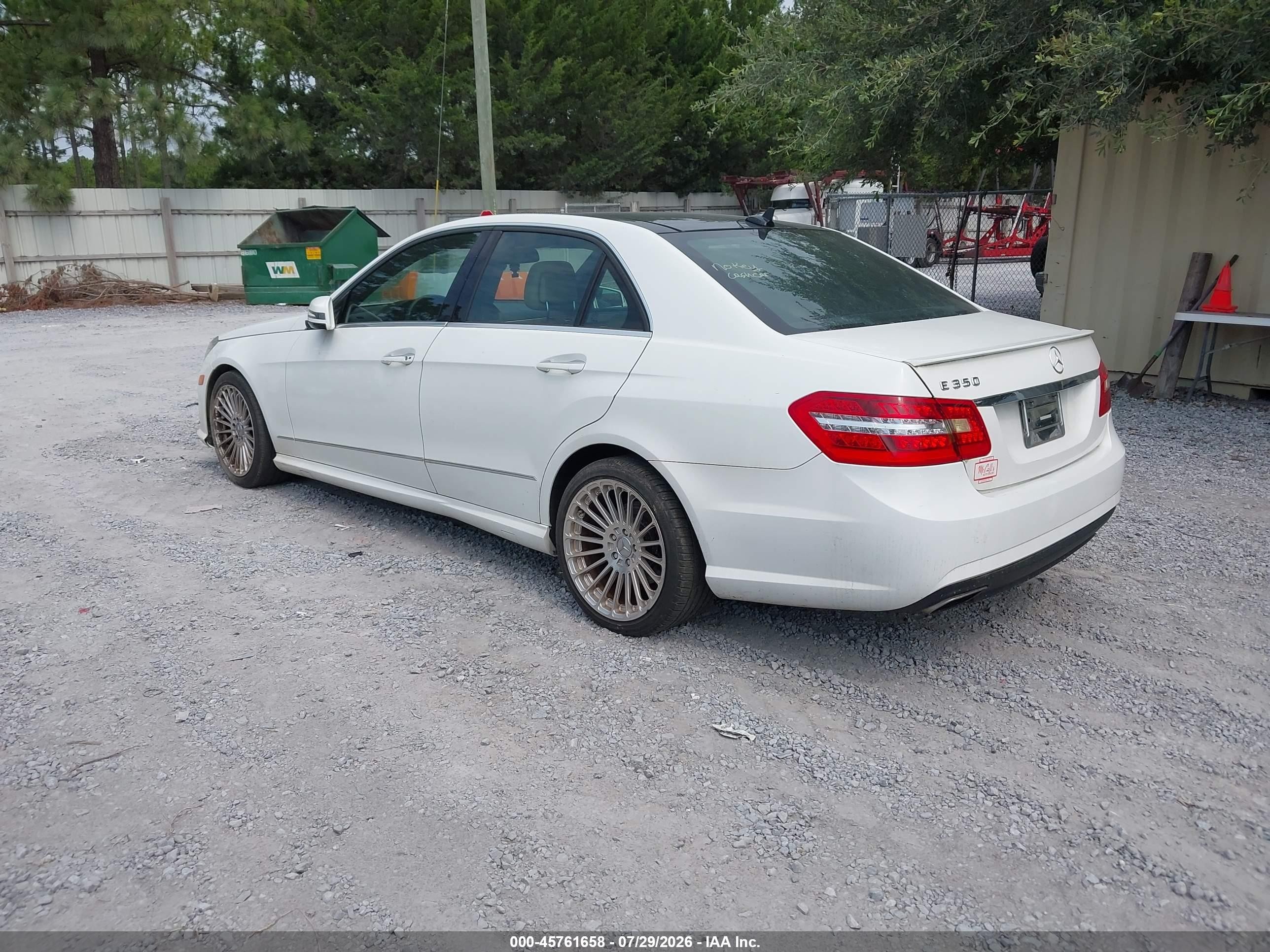 2013 Mercedes-benz E 350 Белый vin: WDDHF5KBXDA762027