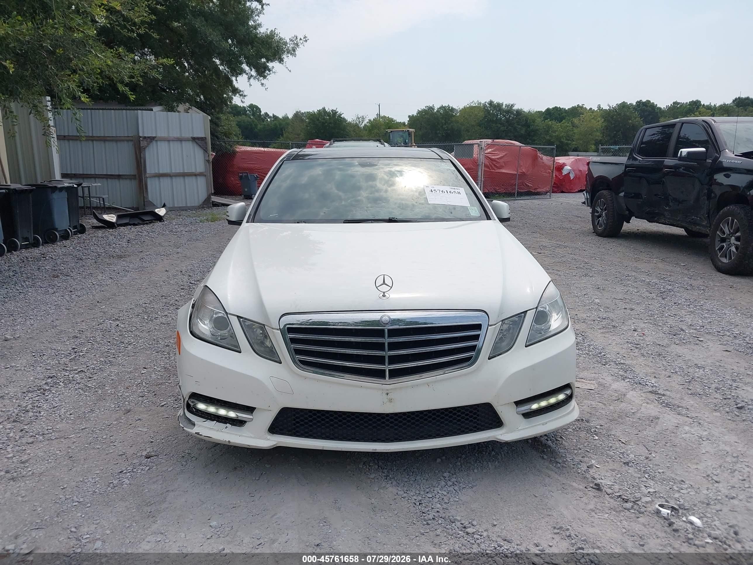 2013 Mercedes-benz E 350 Белый vin: WDDHF5KBXDA762027