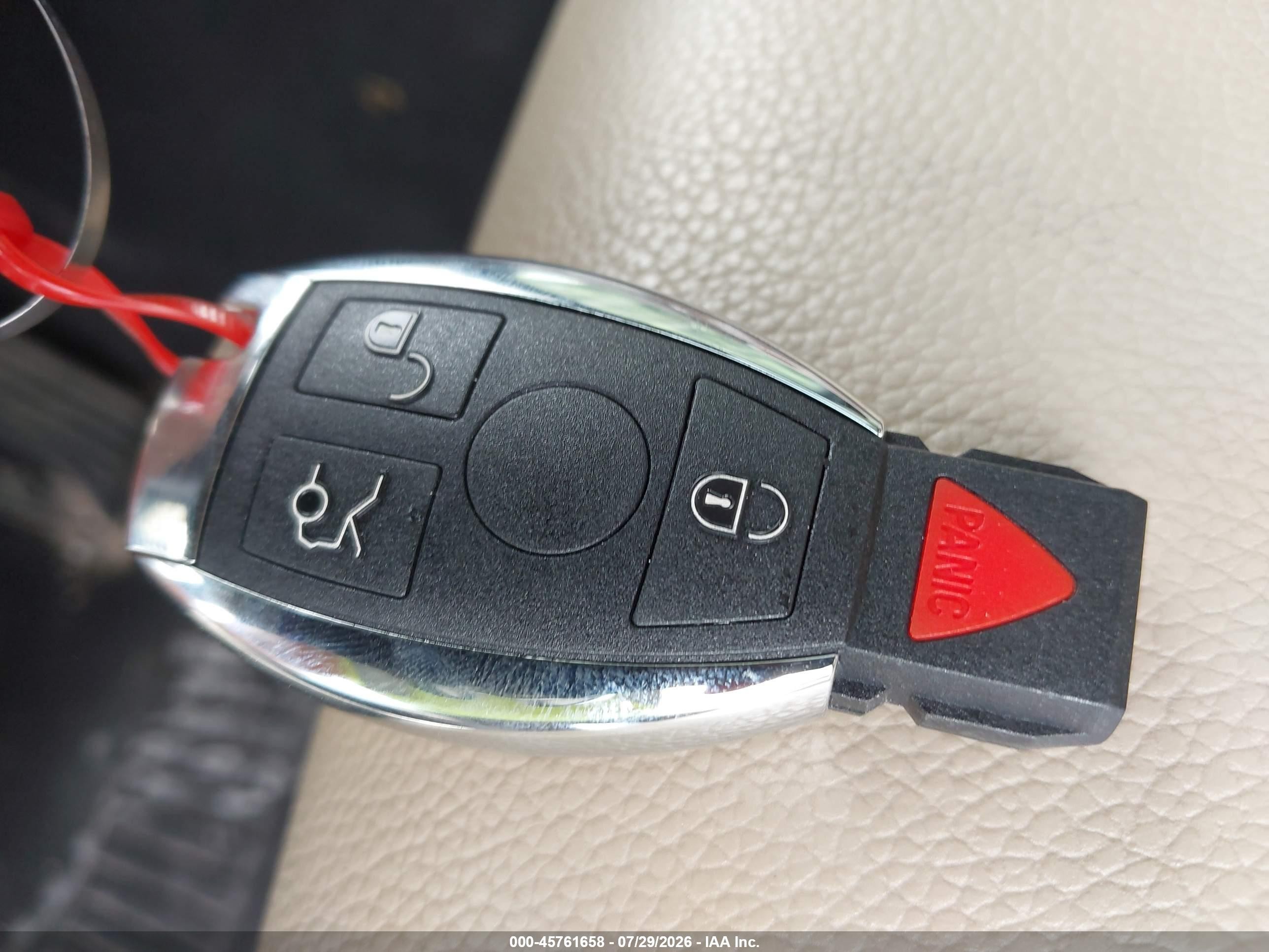 2013 Mercedes-benz E 350 Белый vin: WDDHF5KBXDA762027