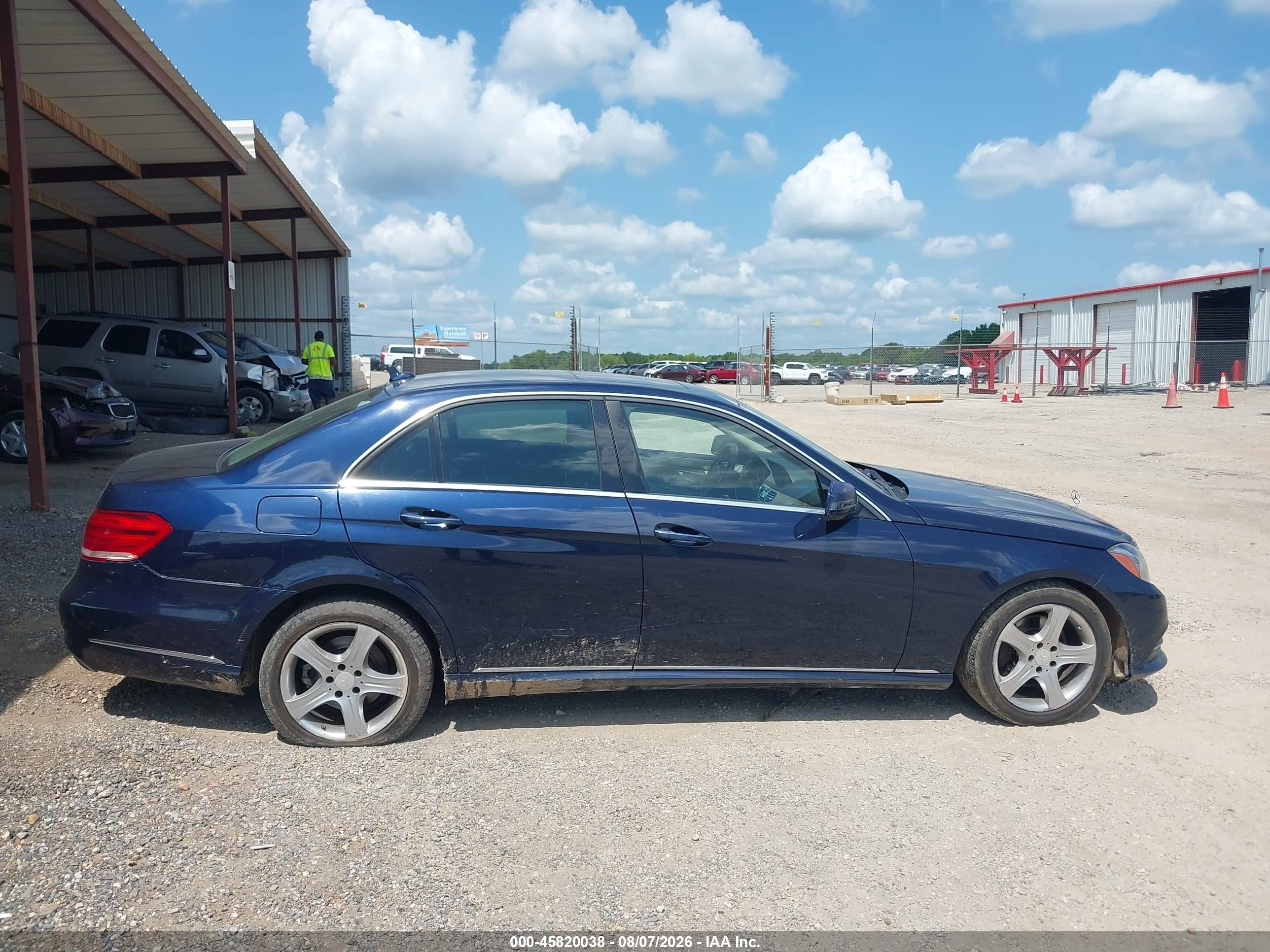 2014 Mercedes-benz E 350 Blue vin: WDDHF5KBXEA804231
