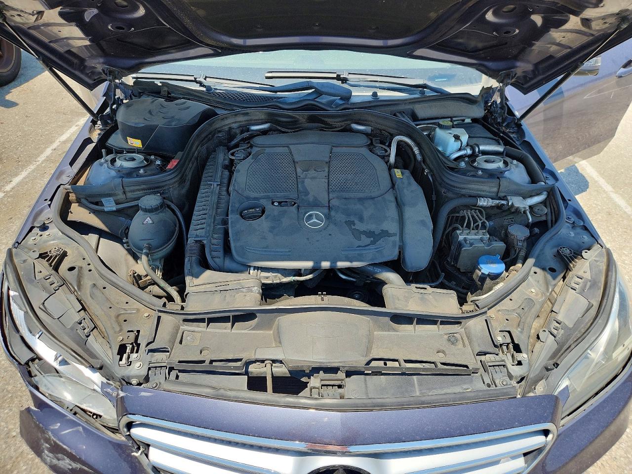 2014 Mercedes-benz E 350 Blue vin: WDDHF5KBXEA895307