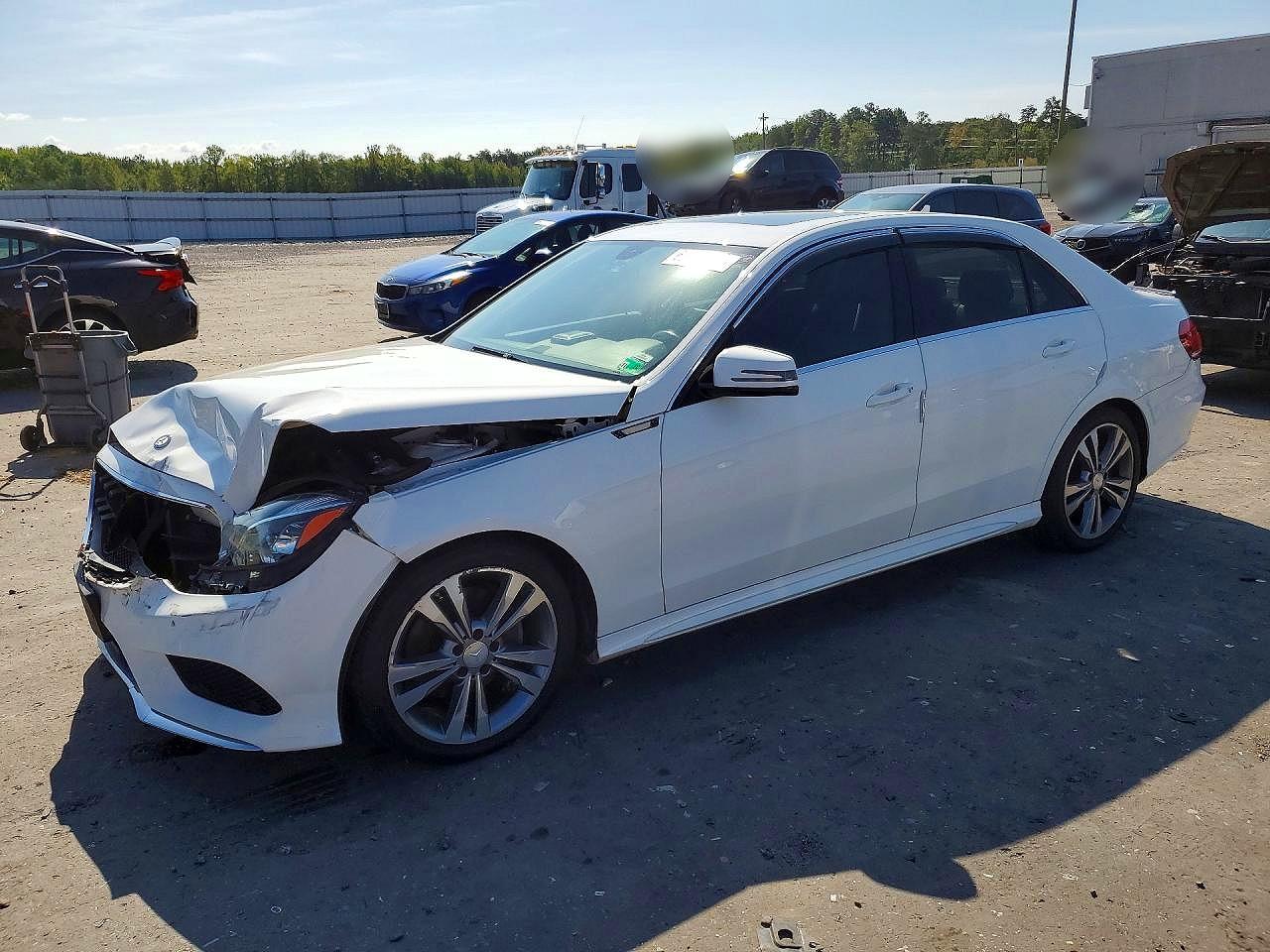 2014 Mercedes-benz E 350 White vin: WDDHF5KBXEA919363