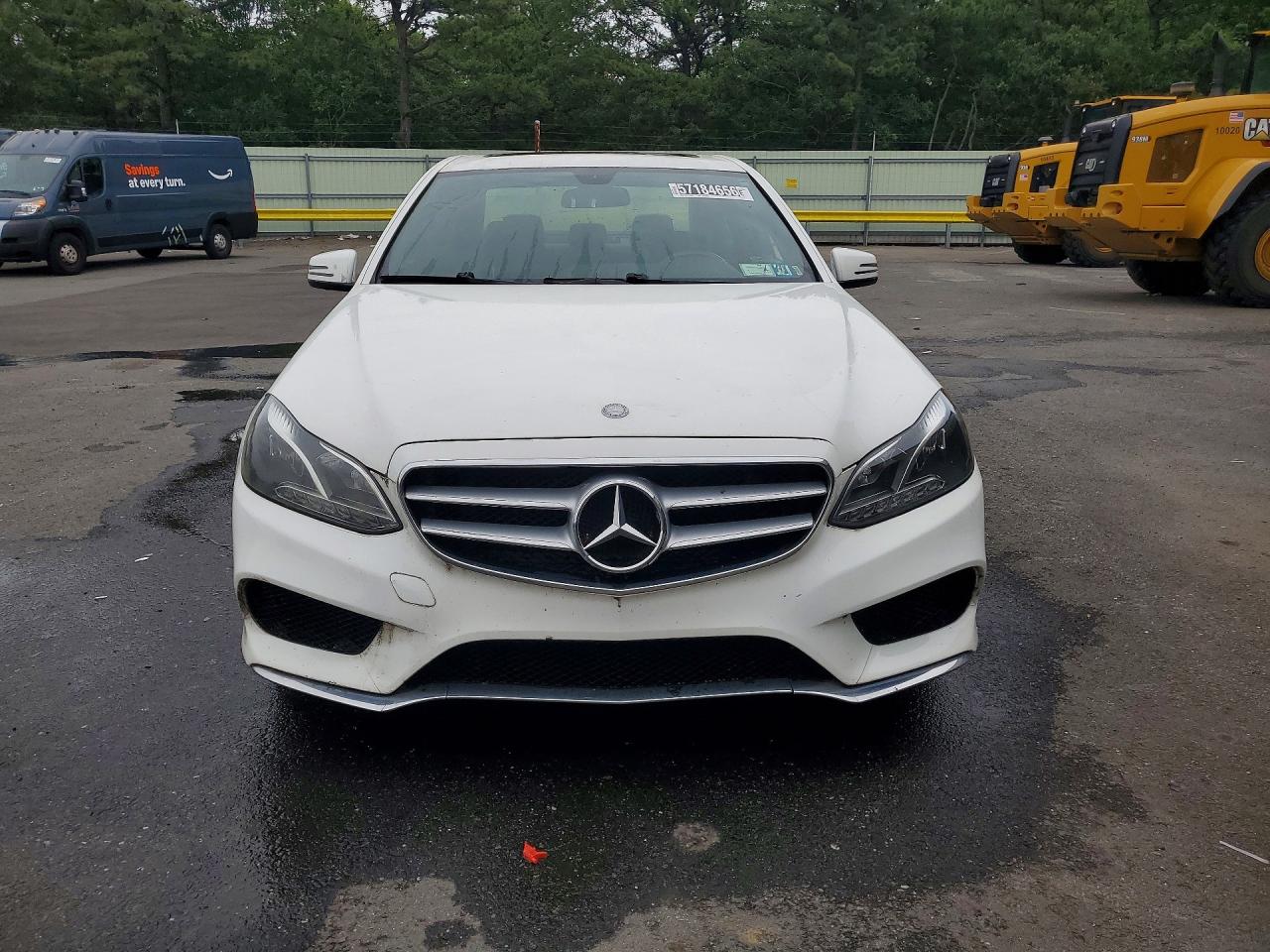 2014 Mercedes-benz E 350 White vin: WDDHF5KBXEA977554