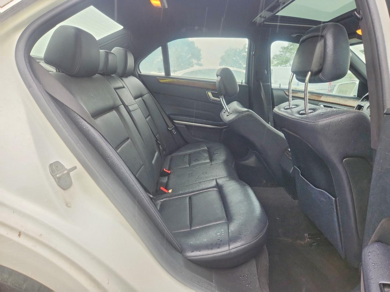 2014 Mercedes-benz E 350 White vin: WDDHF5KBXEA977554