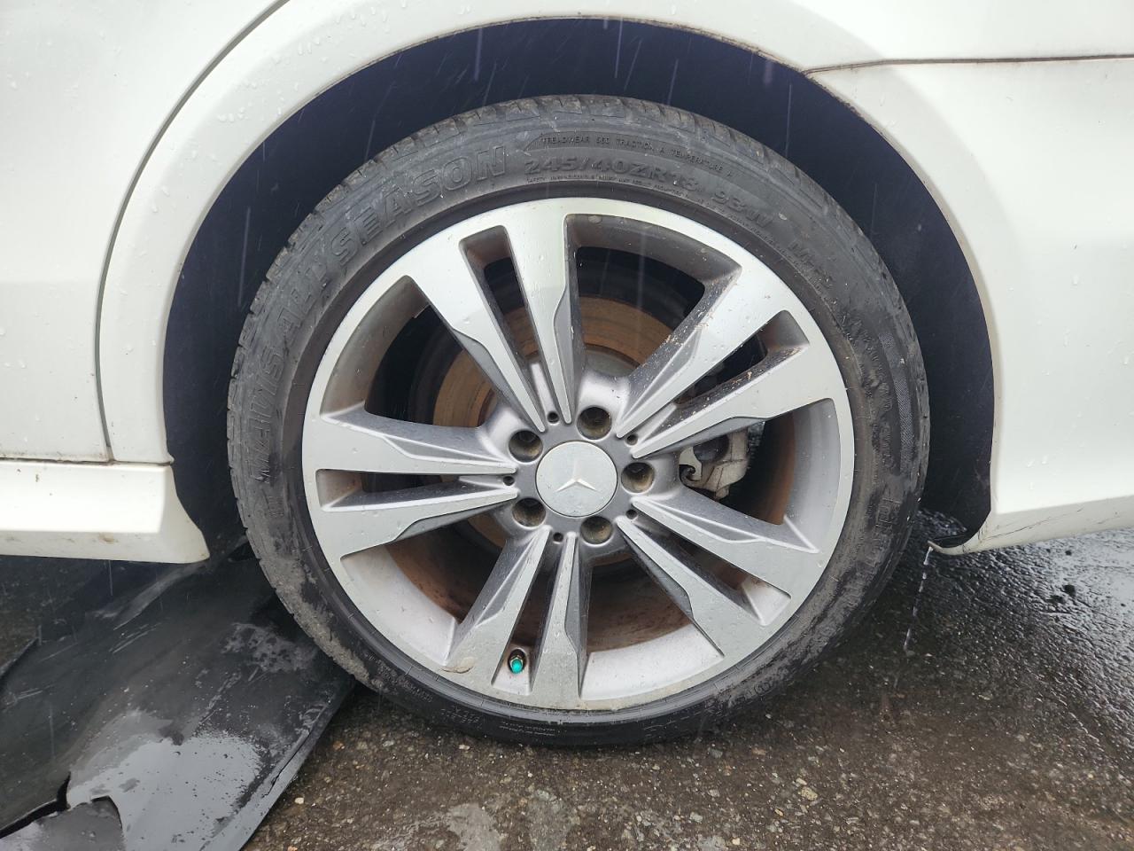2014 Mercedes-benz E 350 White vin: WDDHF5KBXEA977554 Damage: Left Rear Wheel, Curb Rash, 1 To 2 Inches