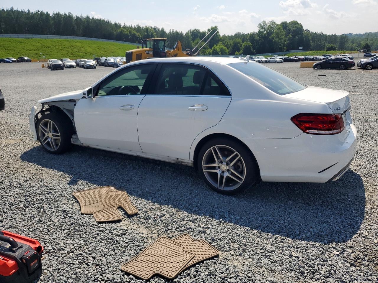 2014 Mercedes-benz E 350 White vin: WDDHF5KBXEA996038