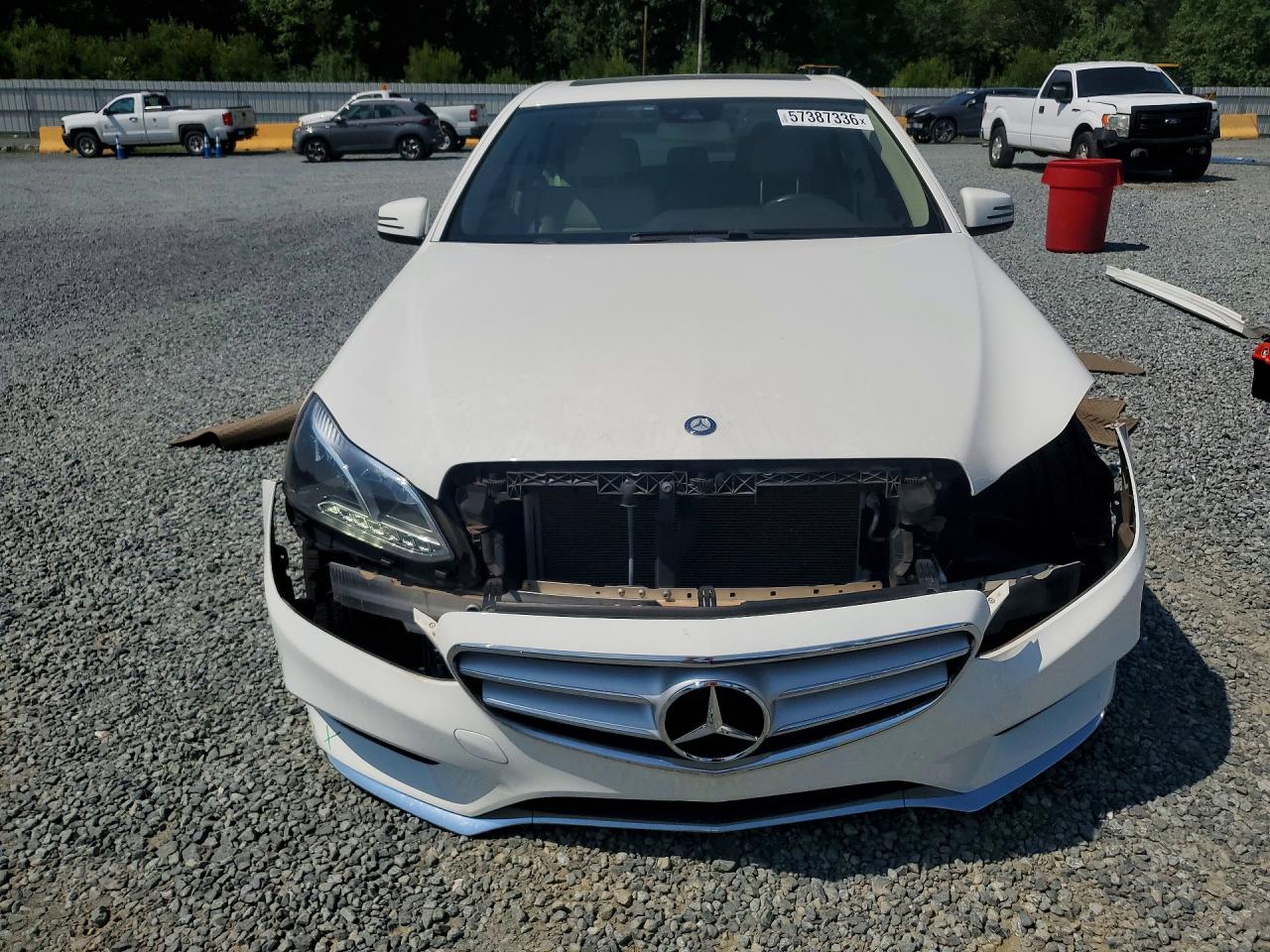 2014 Mercedes-benz E 350 White vin: WDDHF5KBXEA996038
