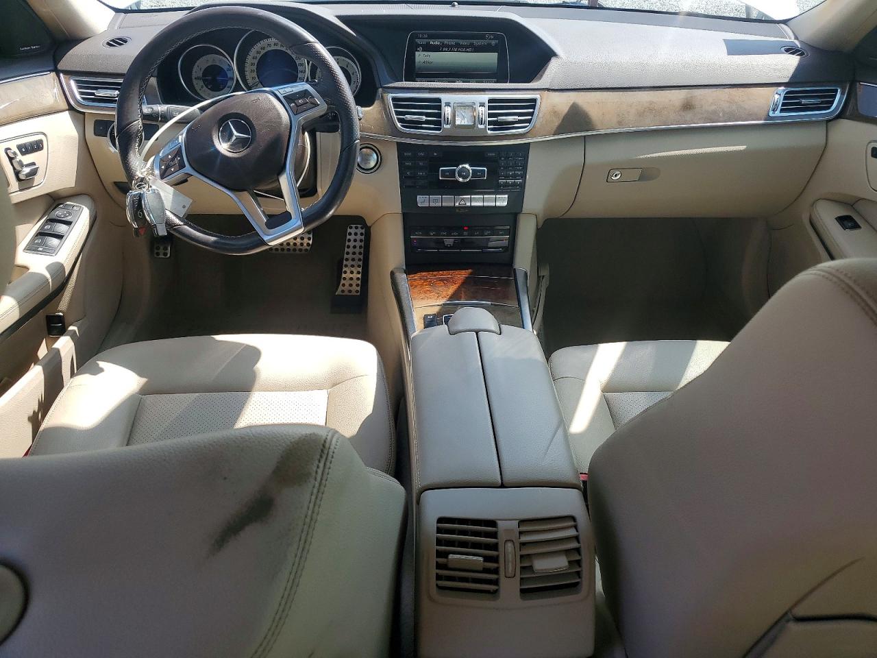 2014 Mercedes-benz E 350 White vin: WDDHF5KBXEA996038