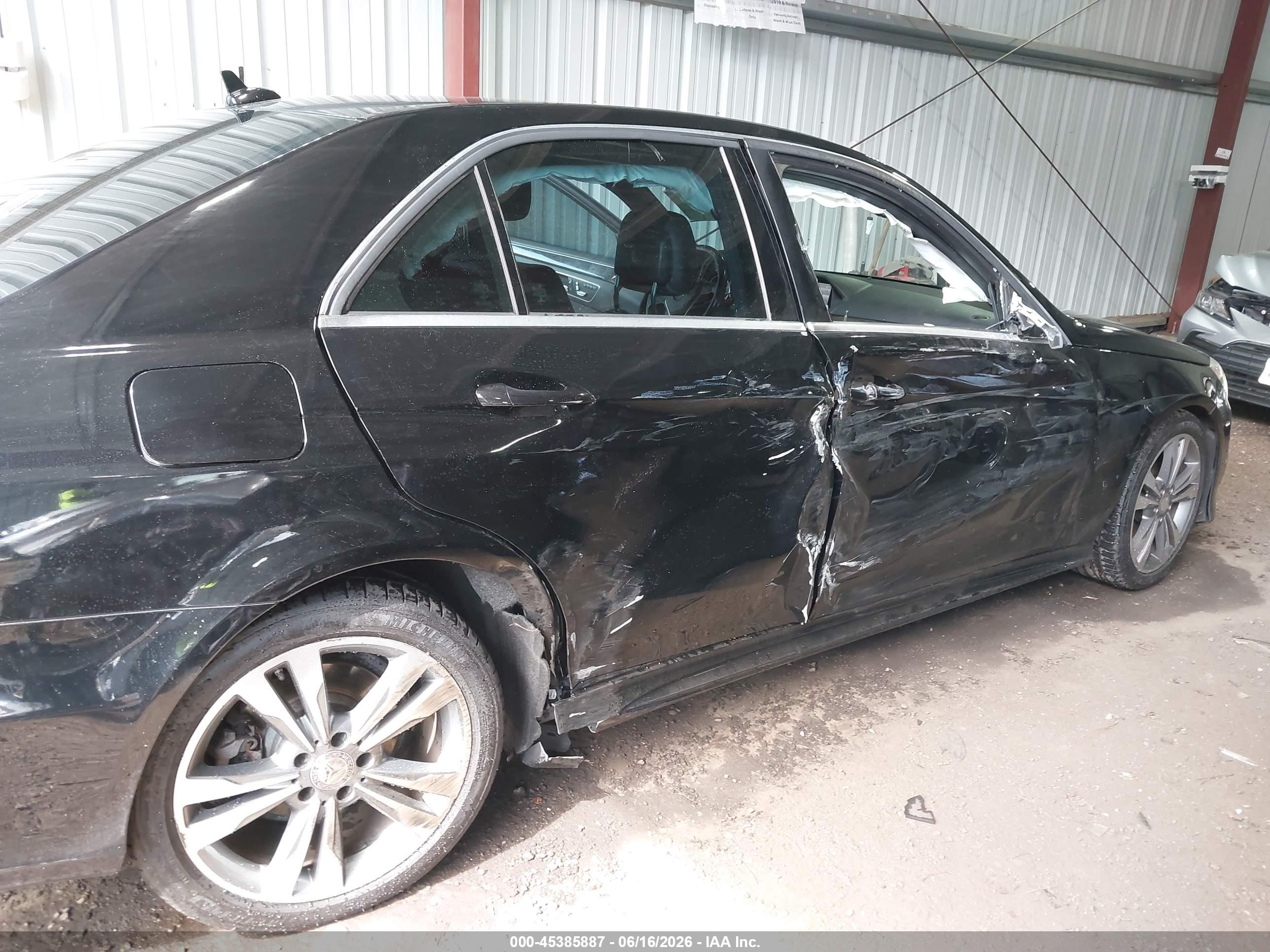 2014 Mercedes-benz E 350 Черный vin: WDDHF5KBXEB049527