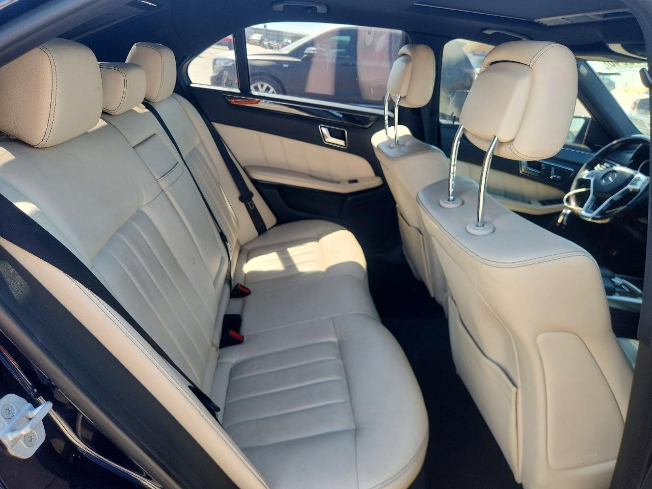 2014 Mercedes-benz E 350 Blue vin: WDDHF5KBXEB073682