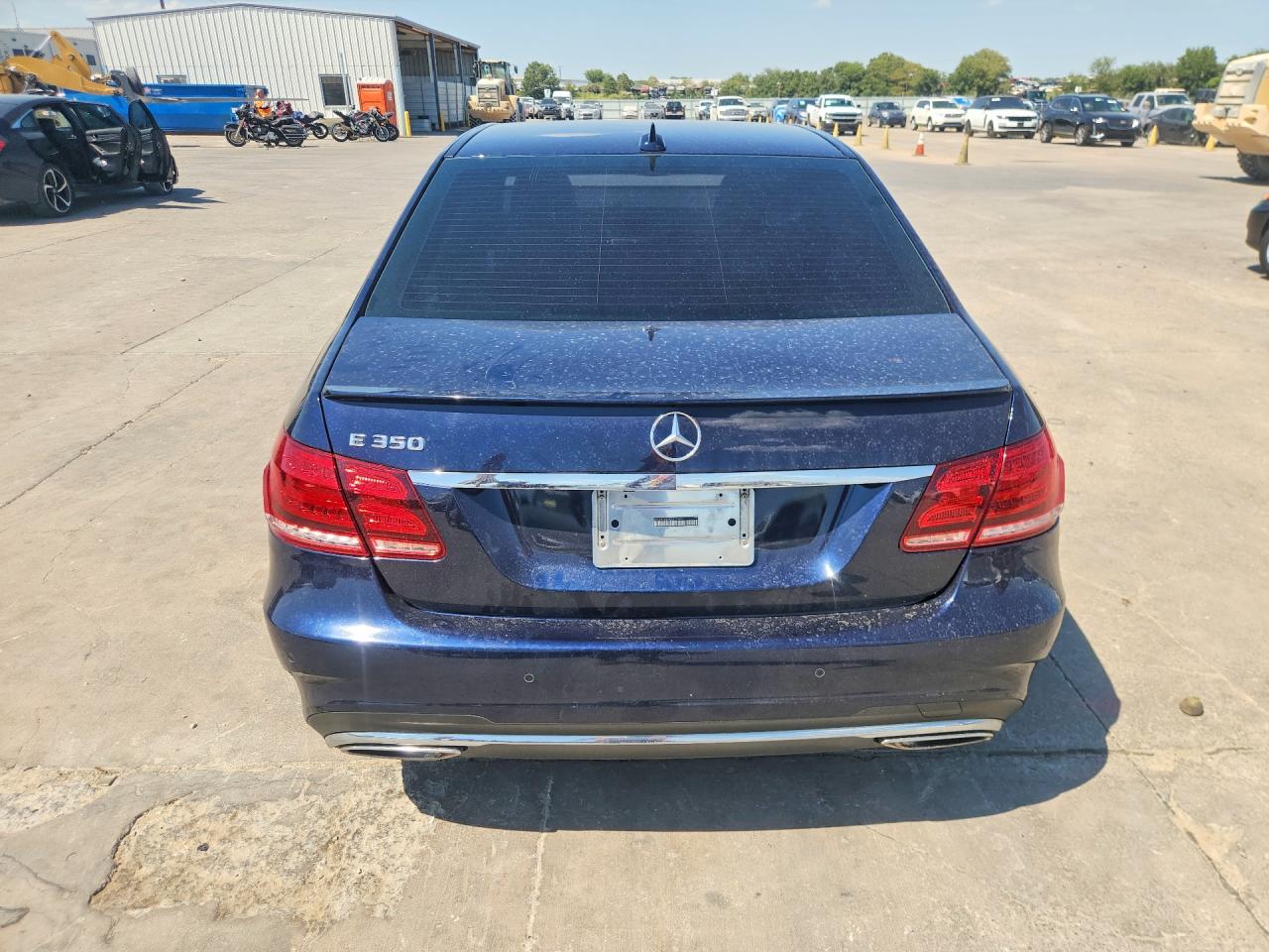 2014 Mercedes-benz E 350 Blue vin: WDDHF5KBXEB073682