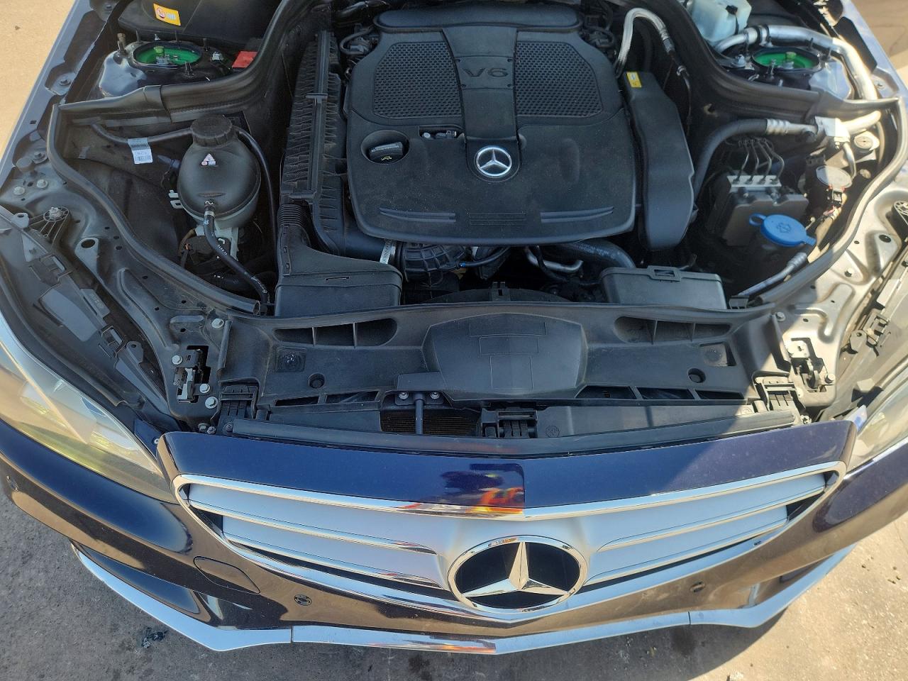 2014 Mercedes-benz E 350 Blue vin: WDDHF5KBXEB073682