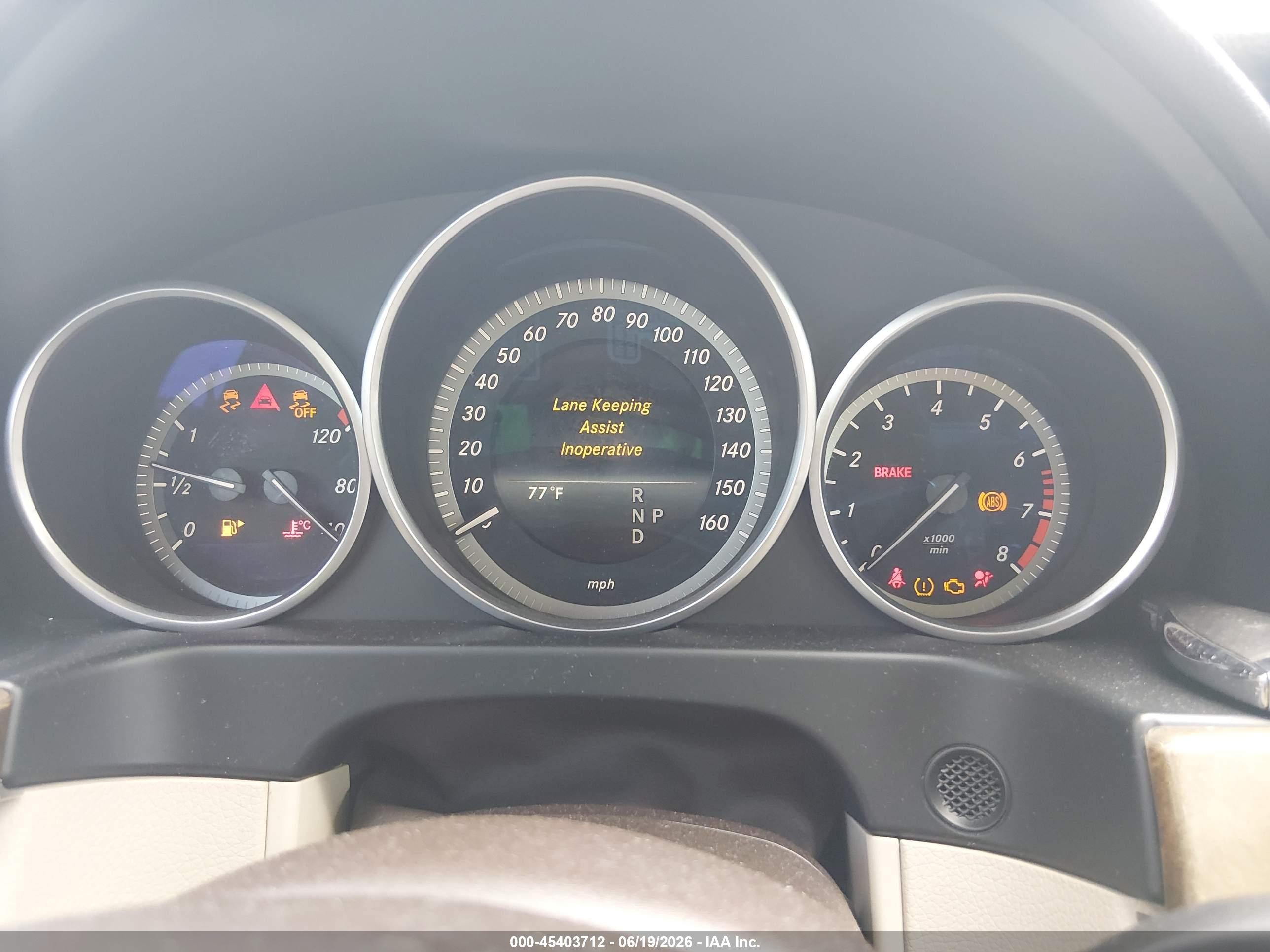 2015 Mercedes-benz E 350   White vin: WDDHF5KBXFB135762