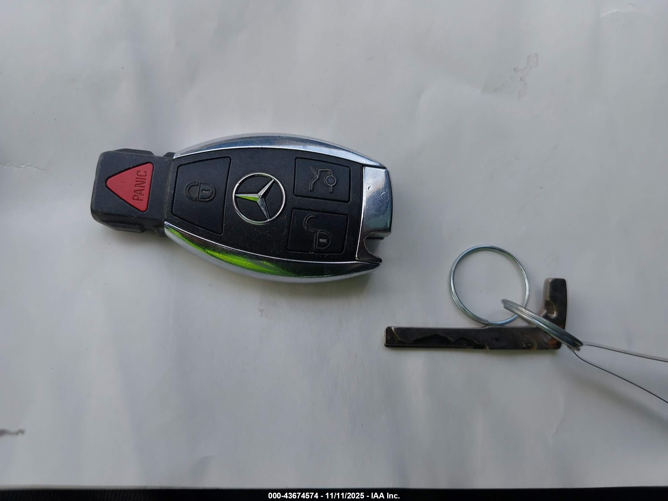 2015 Mercedes-benz E 400   Dark Blue vin: WDDHF6FB8FB162782