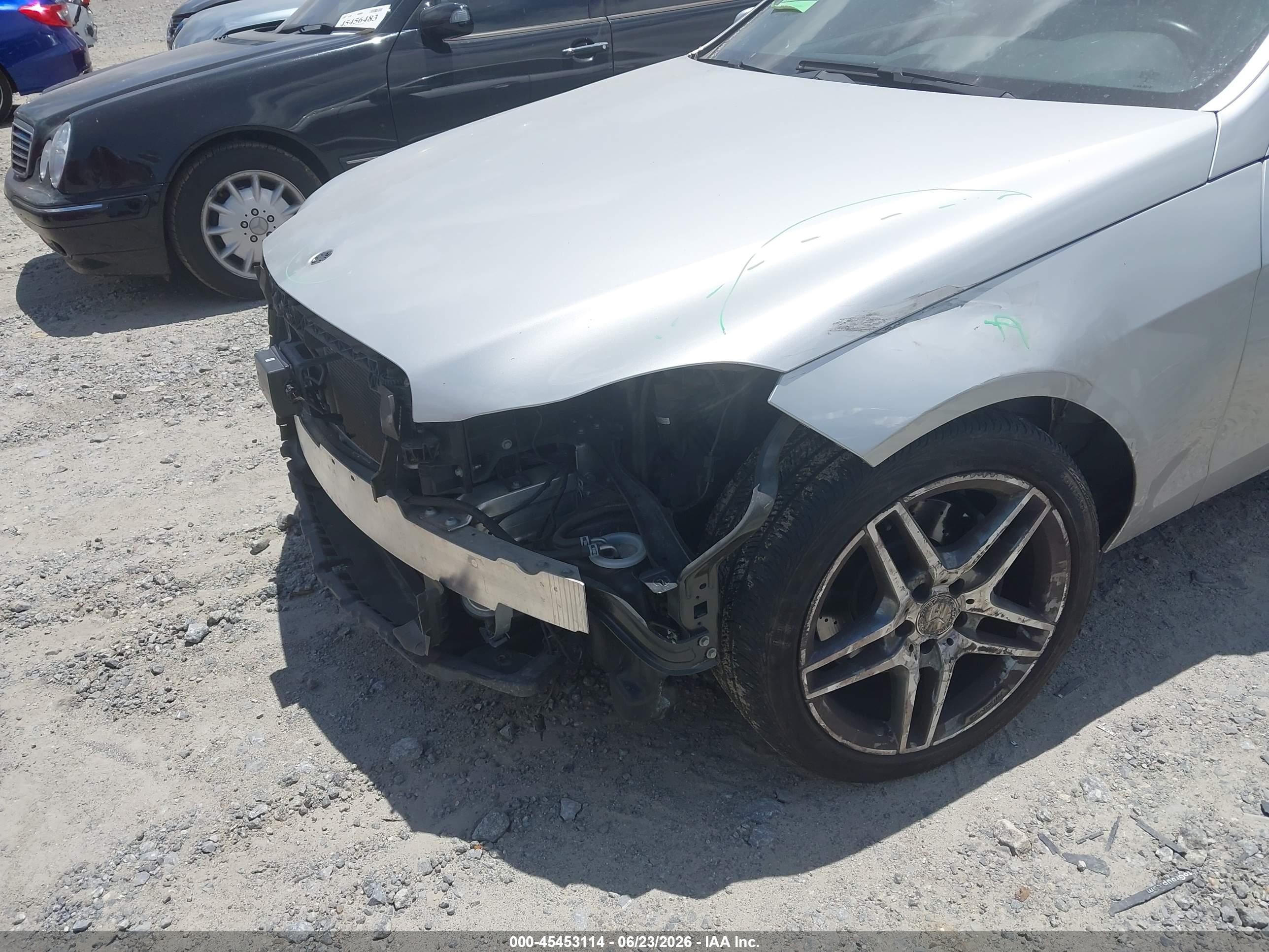 2015 Mercedes-benz E 400 4matic Silver vin: WDDHF6HB3FB037735