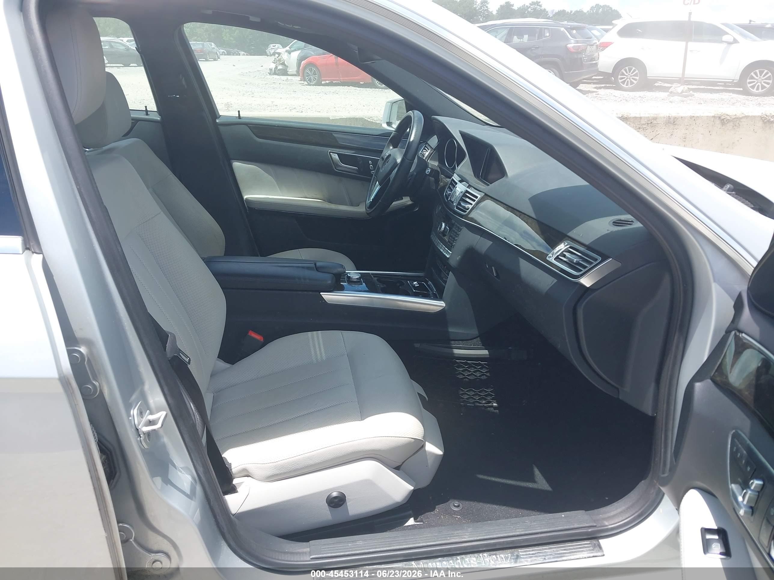 2015 Mercedes-benz E 400 4matic Silver vin: WDDHF6HB3FB037735