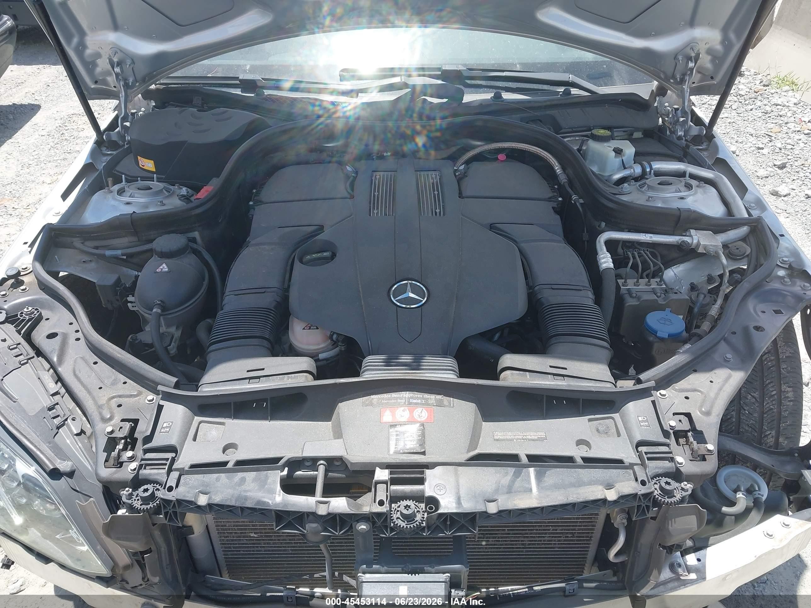 2015 Mercedes-benz E 400 4matic Silver vin: WDDHF6HB3FB037735