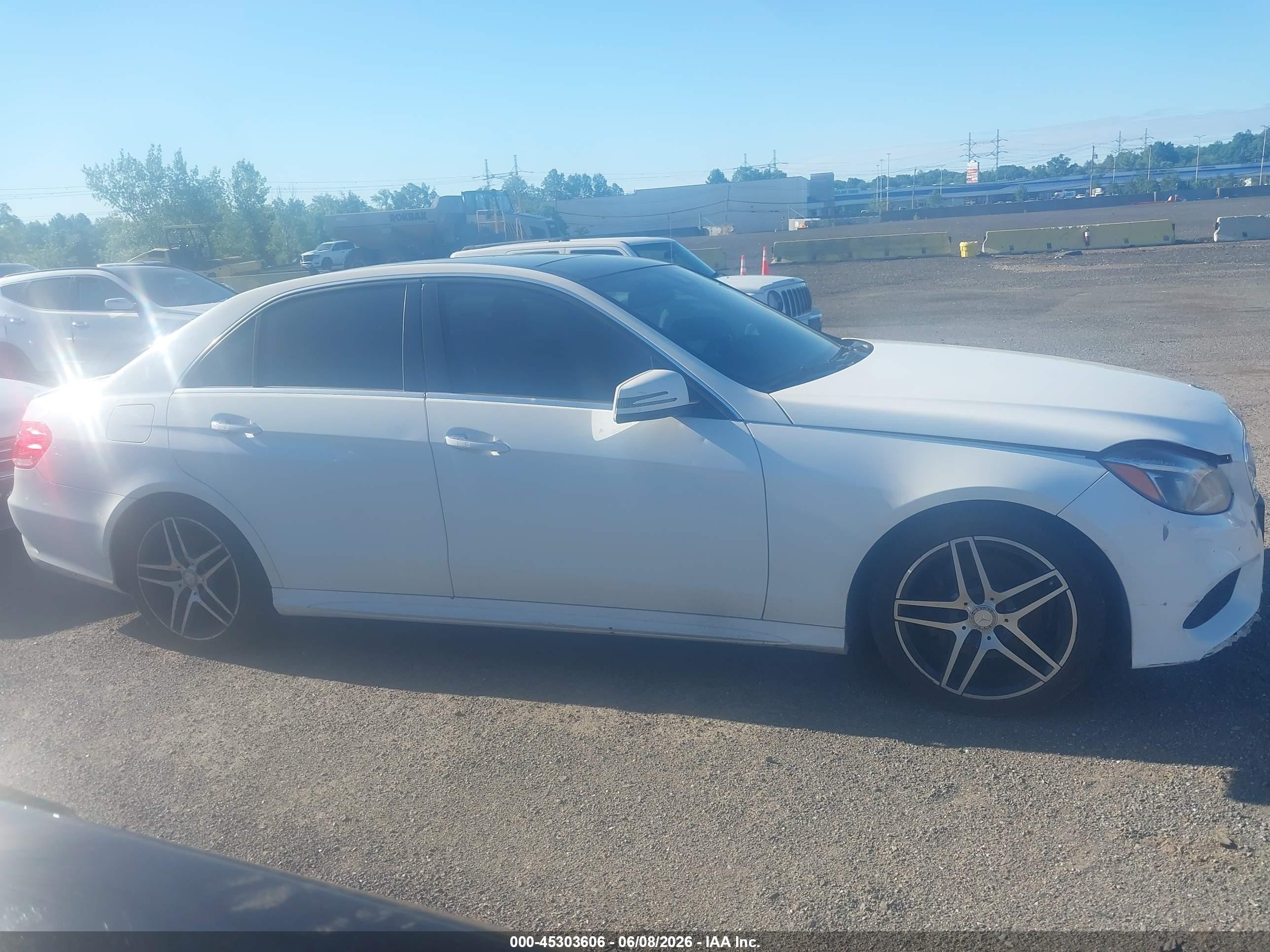 2015 Mercedes-benz E 400 4matic Белый vin: WDDHF6HB6FB158341