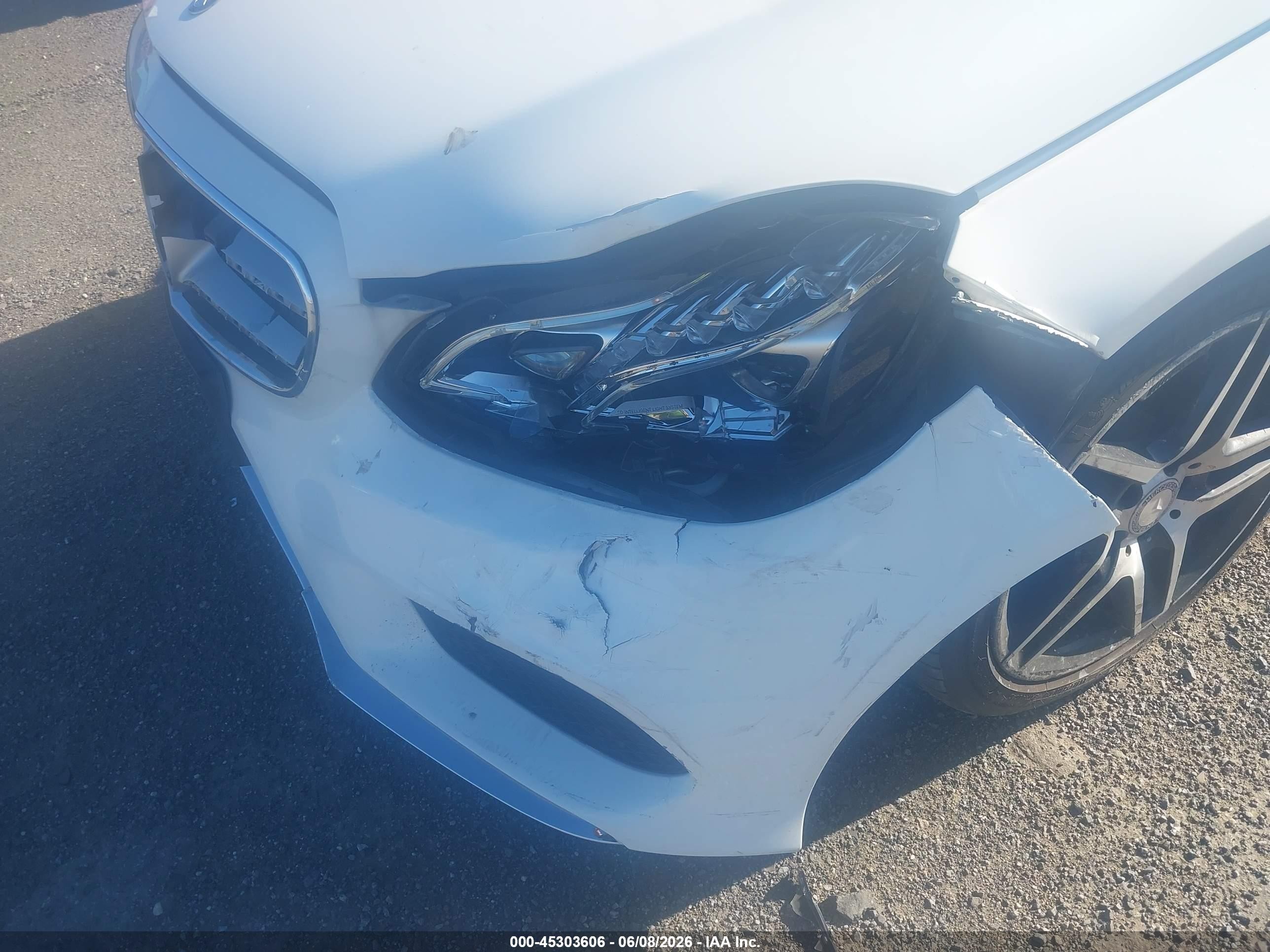 2015 Mercedes-benz E 400 4matic Белый vin: WDDHF6HB6FB158341