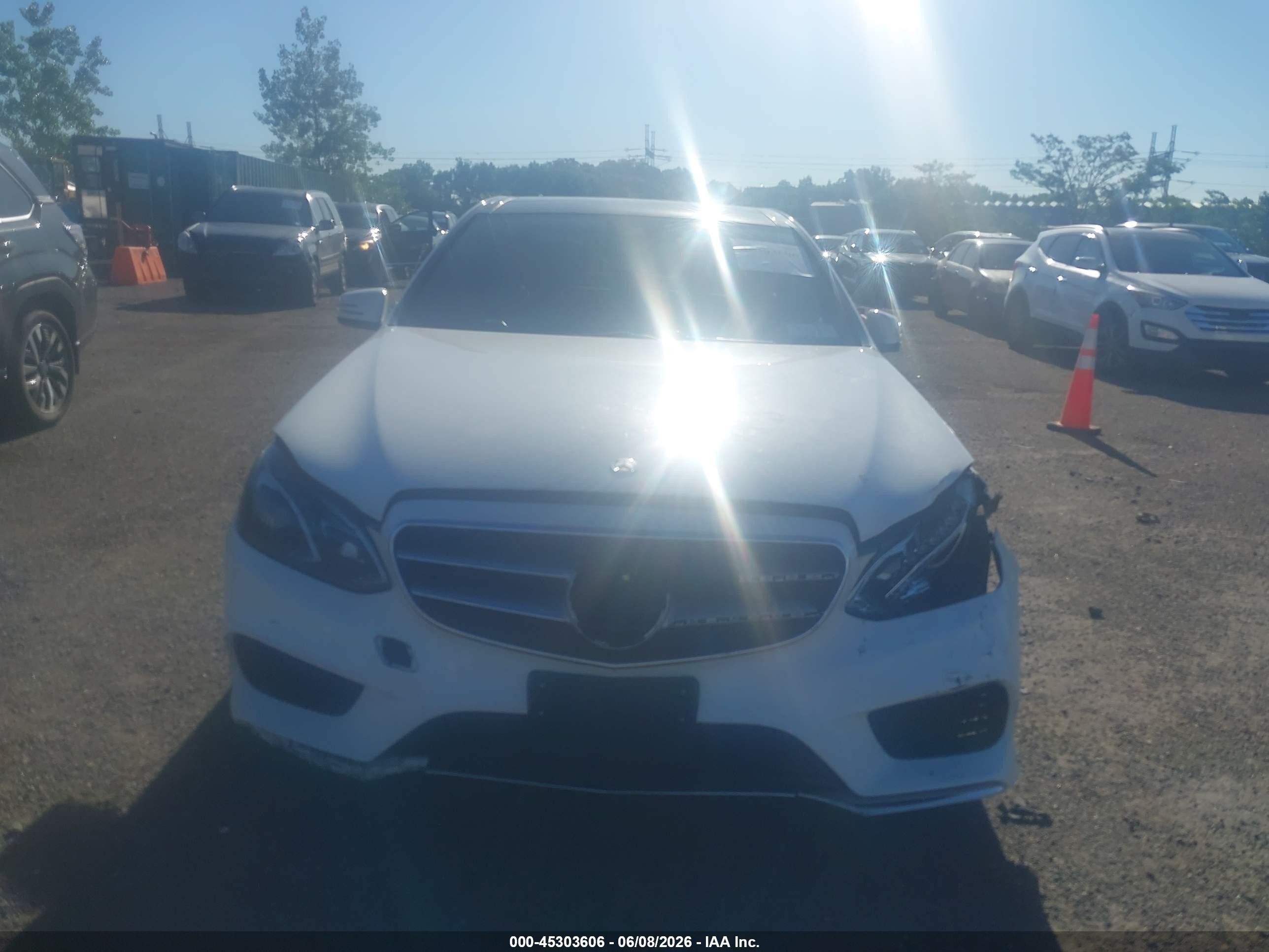 2015 Mercedes-benz E 400 4matic Белый vin: WDDHF6HB6FB158341