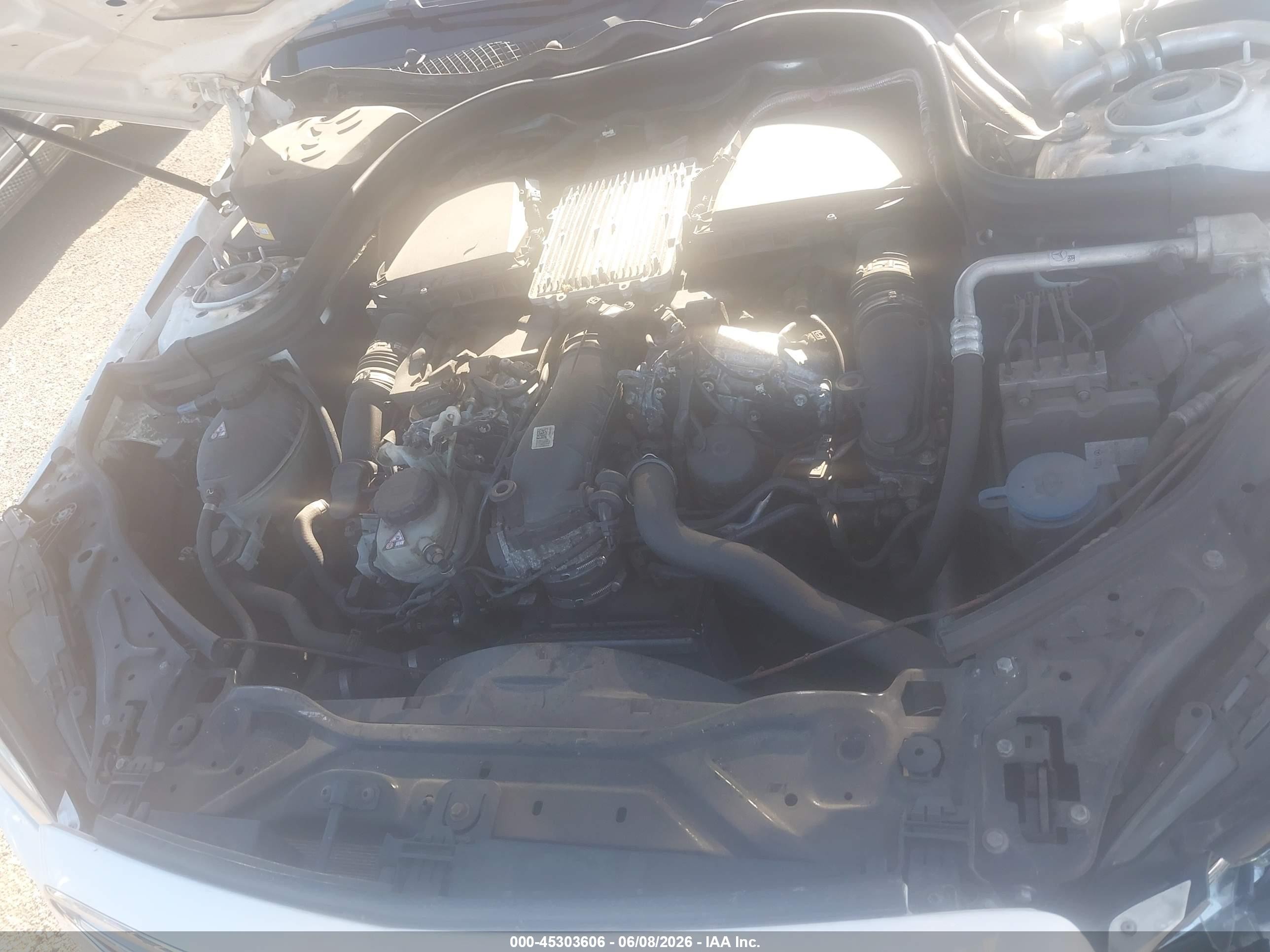 2015 Mercedes-benz E 400 4matic Белый vin: WDDHF6HB6FB158341