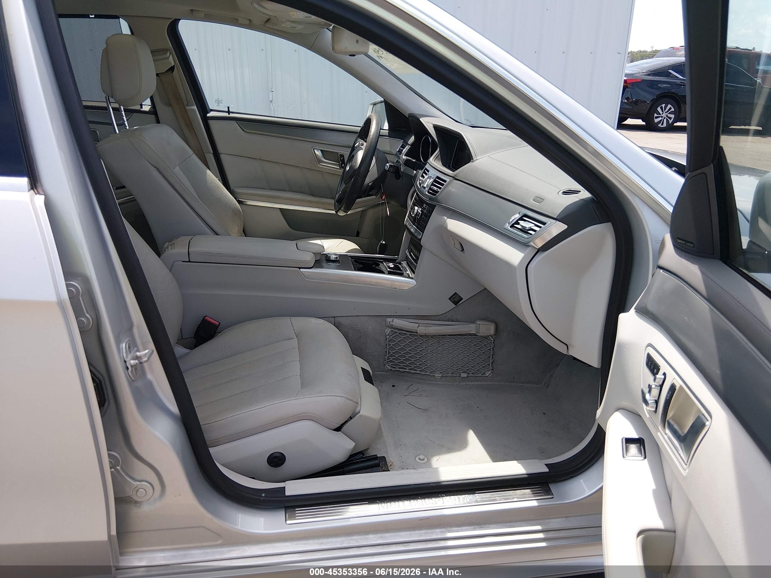 2015 Mercedes-benz E 400 4matic Silver vin: WDDHF6HBXFB156558