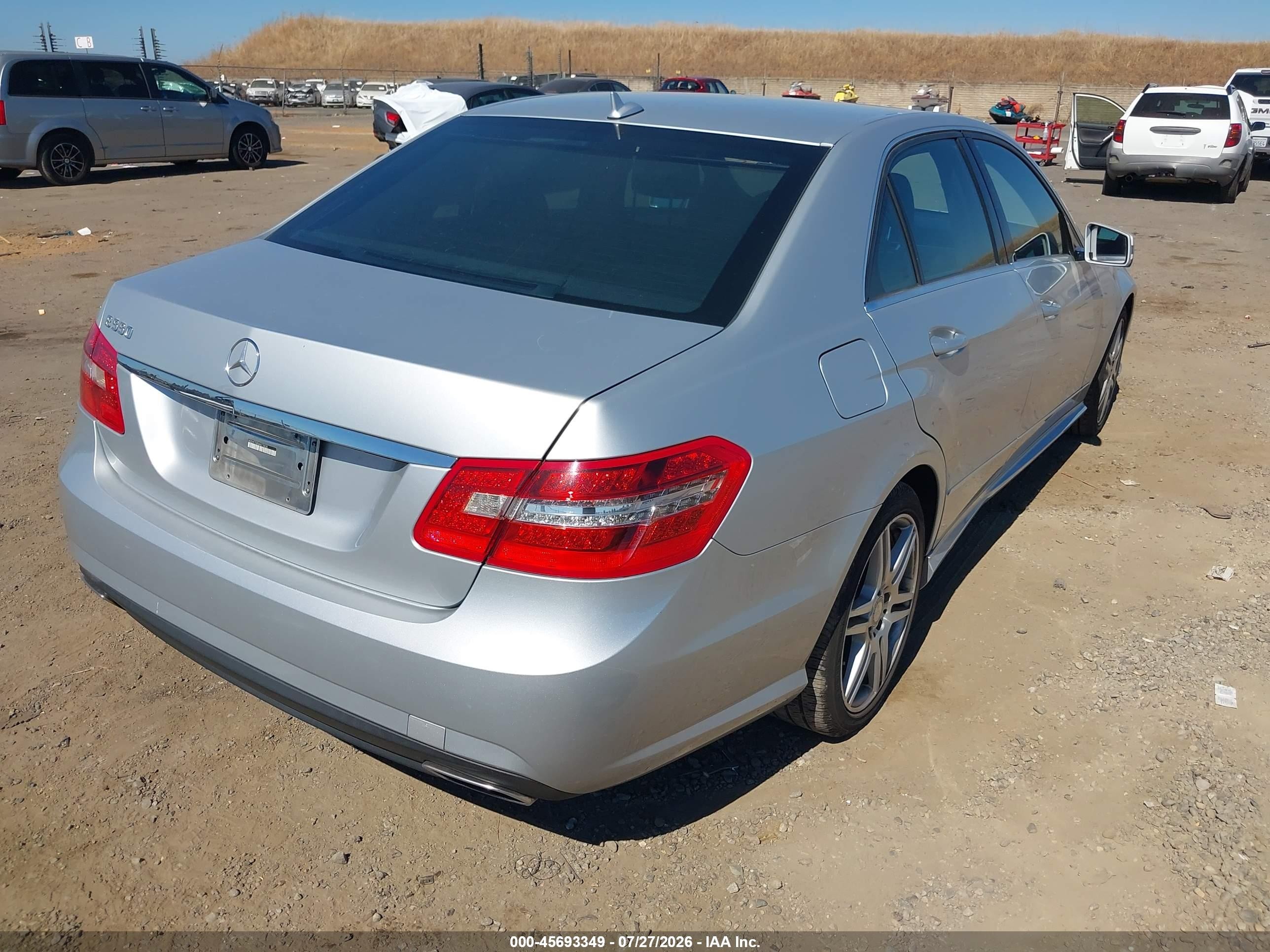 2010 Mercedes-benz E 550   Silver vin: WDDHF7CB0AA215838