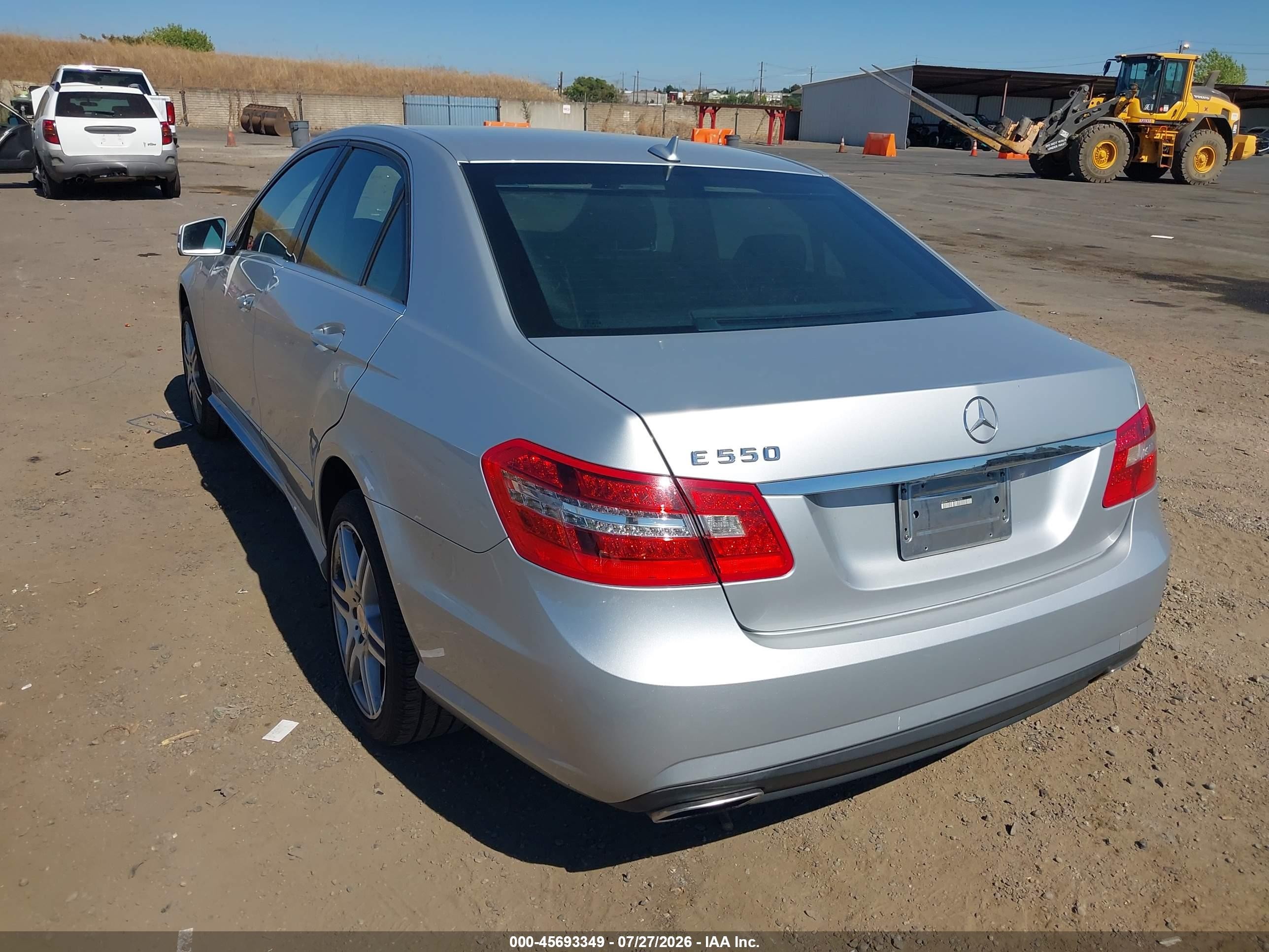2010 Mercedes-benz E 550   Silver vin: WDDHF7CB0AA215838