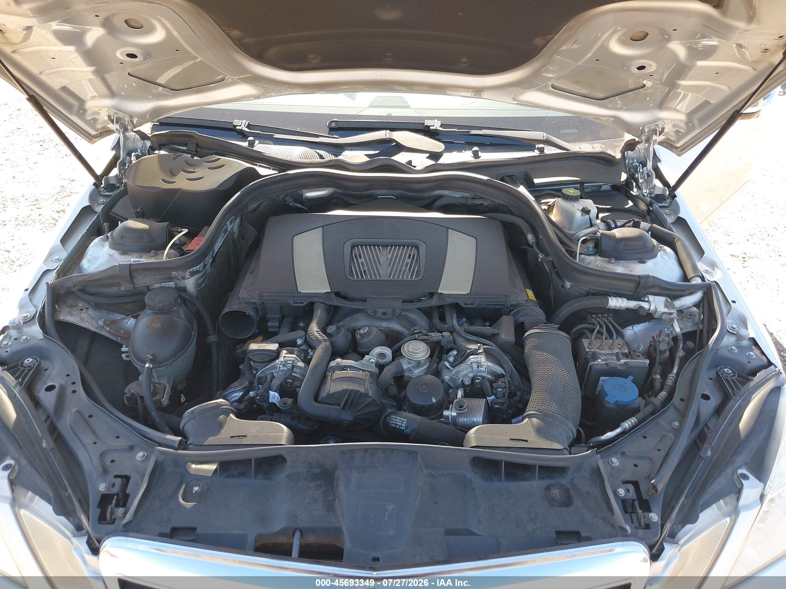 2010 Mercedes-benz E 550   Silver vin: WDDHF7CB0AA215838