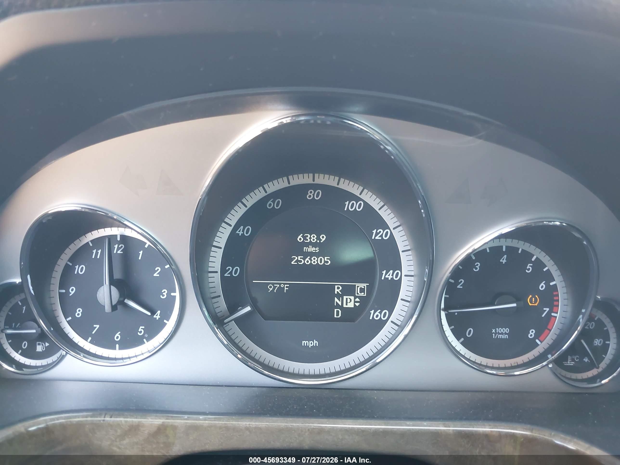 2010 Mercedes-benz E 550   Silver vin: WDDHF7CB0AA215838
