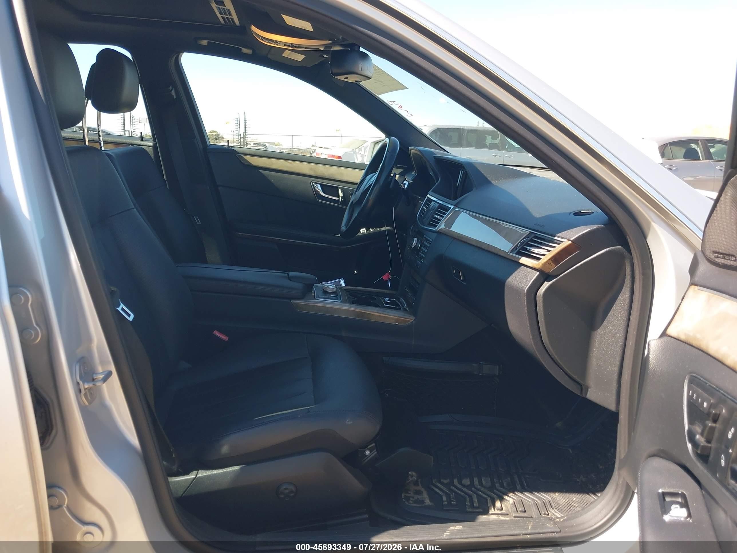 2010 Mercedes-benz E 550   Silver vin: WDDHF7CB0AA215838
