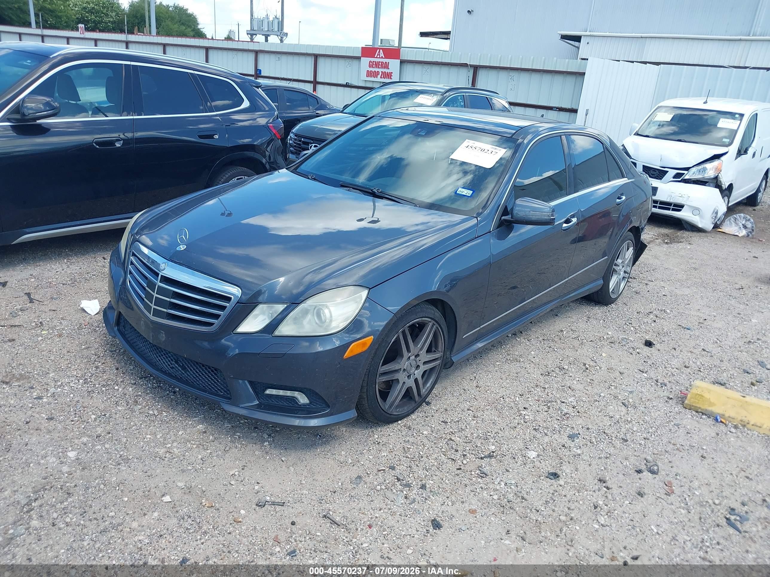 2010 Mercedes-benz E 550   Серый vin: WDDHF7CB2AA029895
