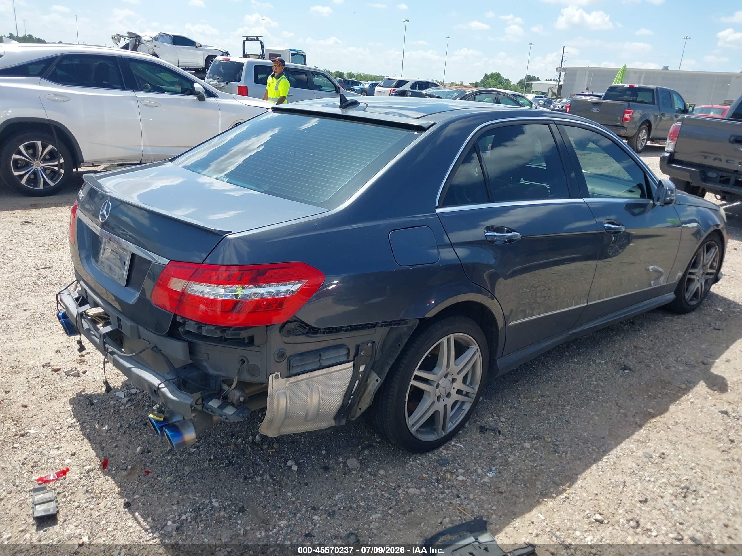 2010 Mercedes-benz E 550   Серый vin: WDDHF7CB2AA029895