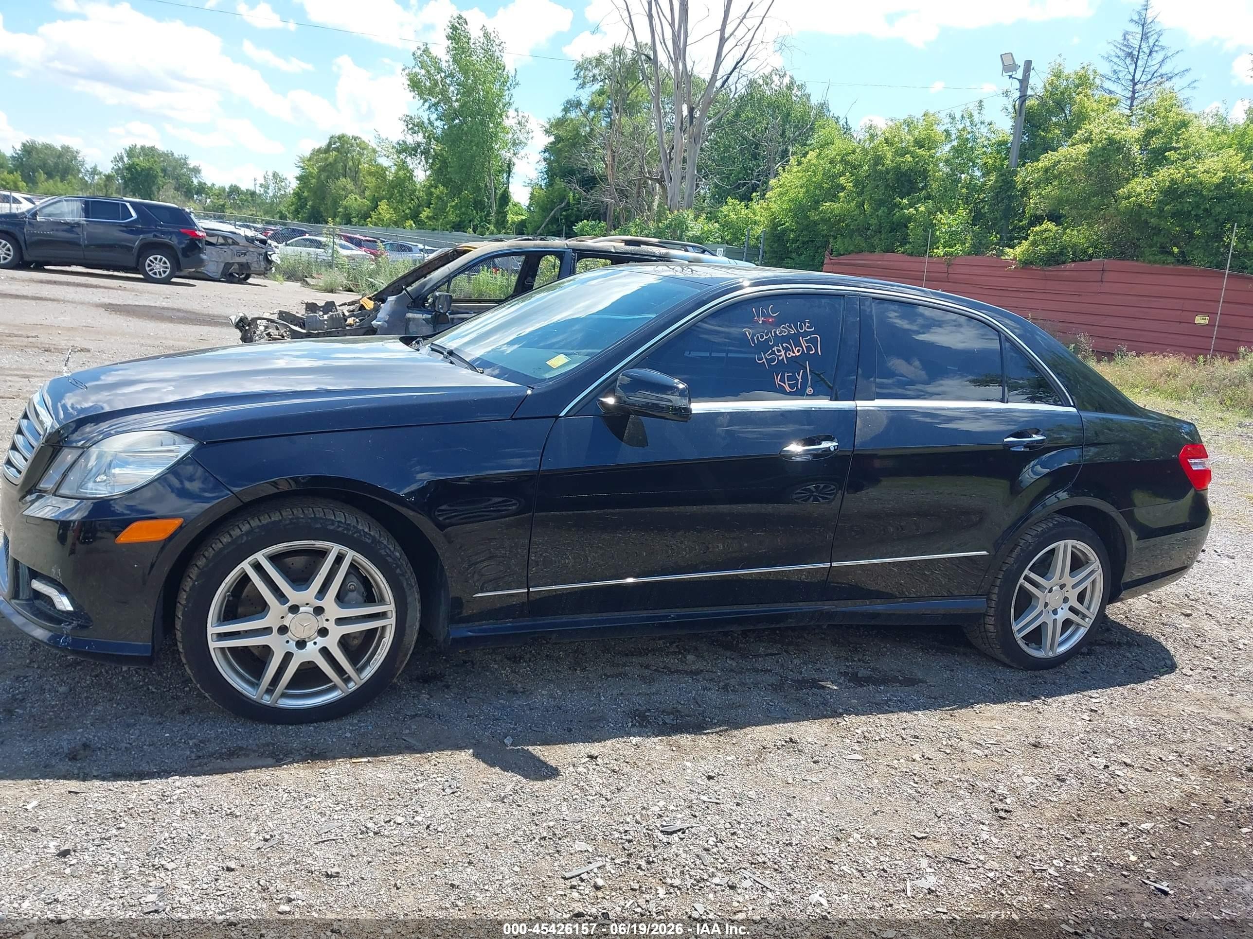 2010 Mercedes-benz E 550   Black vin: WDDHF7CB2AA120536