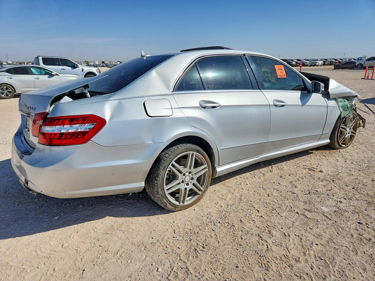 2010 Mercedes-benz E 550 Silver vin: WDDHF7CB2AA194779