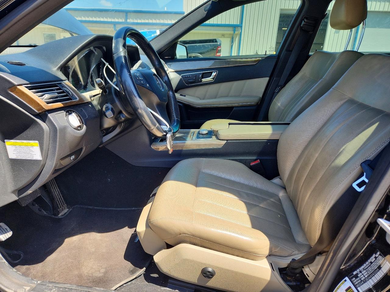 2010 Mercedes-benz E 550 Black vin: WDDHF7CB3AA043269