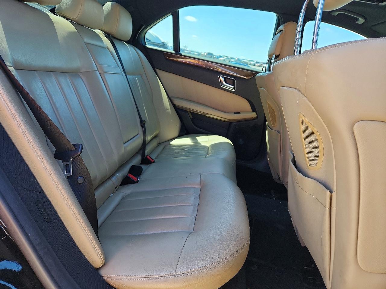 2010 Mercedes-benz E 550 Black vin: WDDHF7CB3AA043269